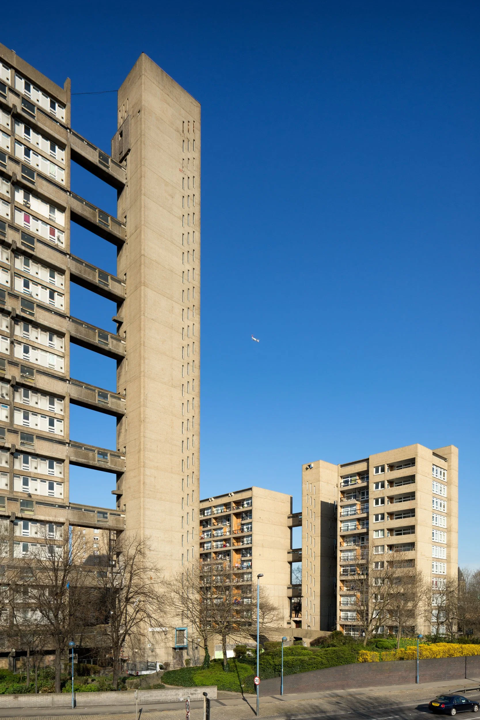 architectural-photography-balfron-tower-brutalist-erno-goldfinger-london-08.jpg