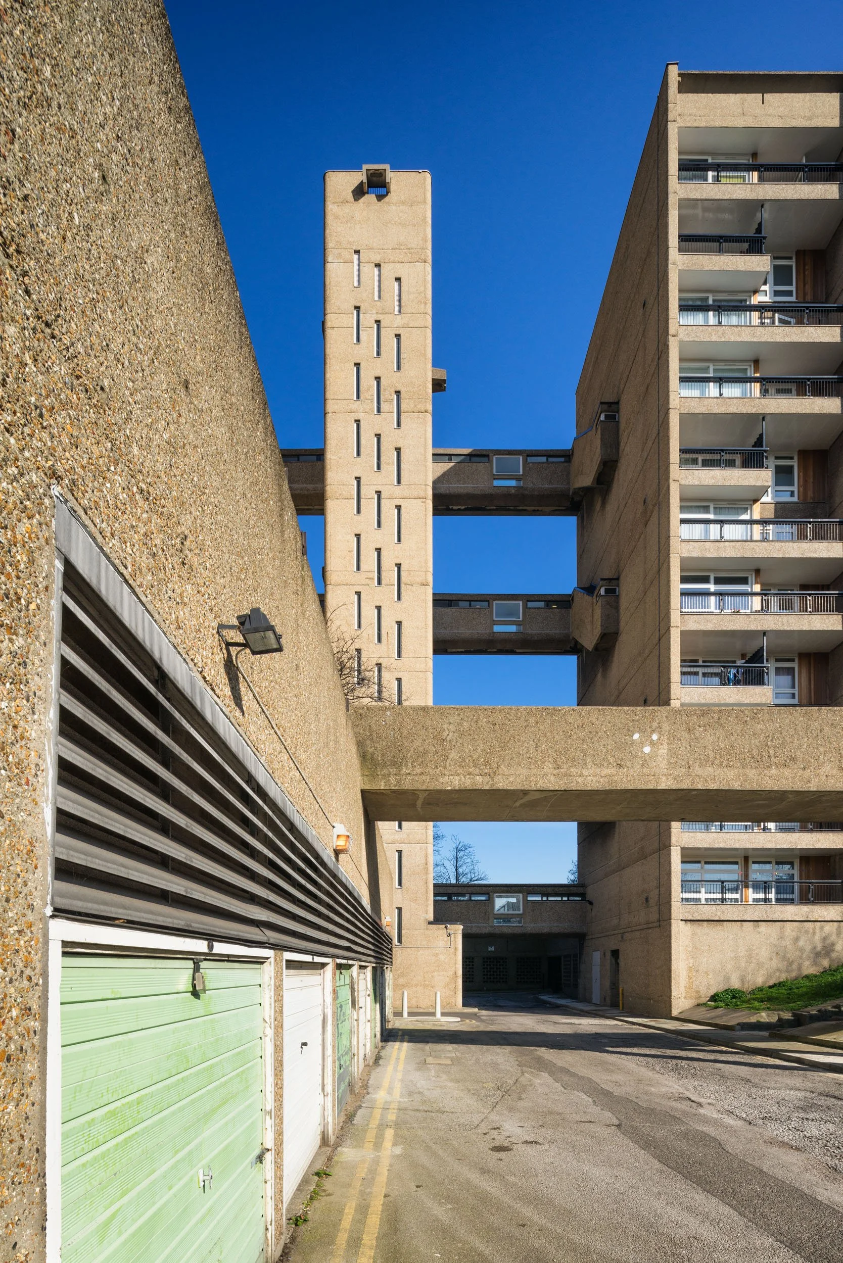 architectural-photography-balfron-tower-brutalist-erno-goldfinger-london-11.jpg