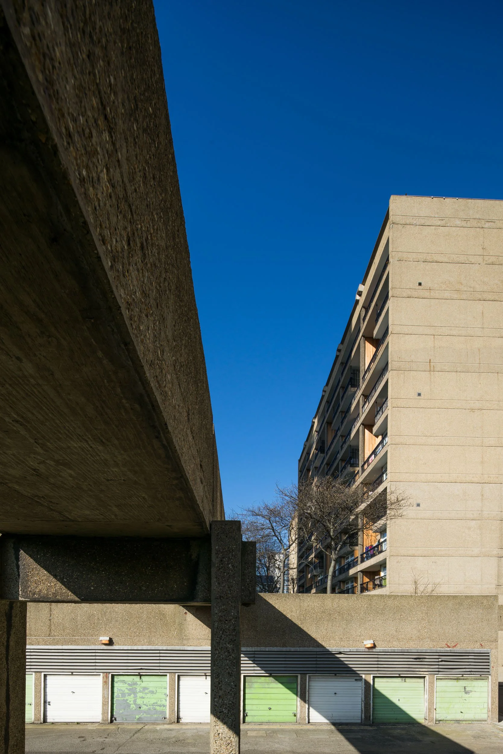 architectural-photography-balfron-tower-brutalist-erno-goldfinger-london-12.jpg