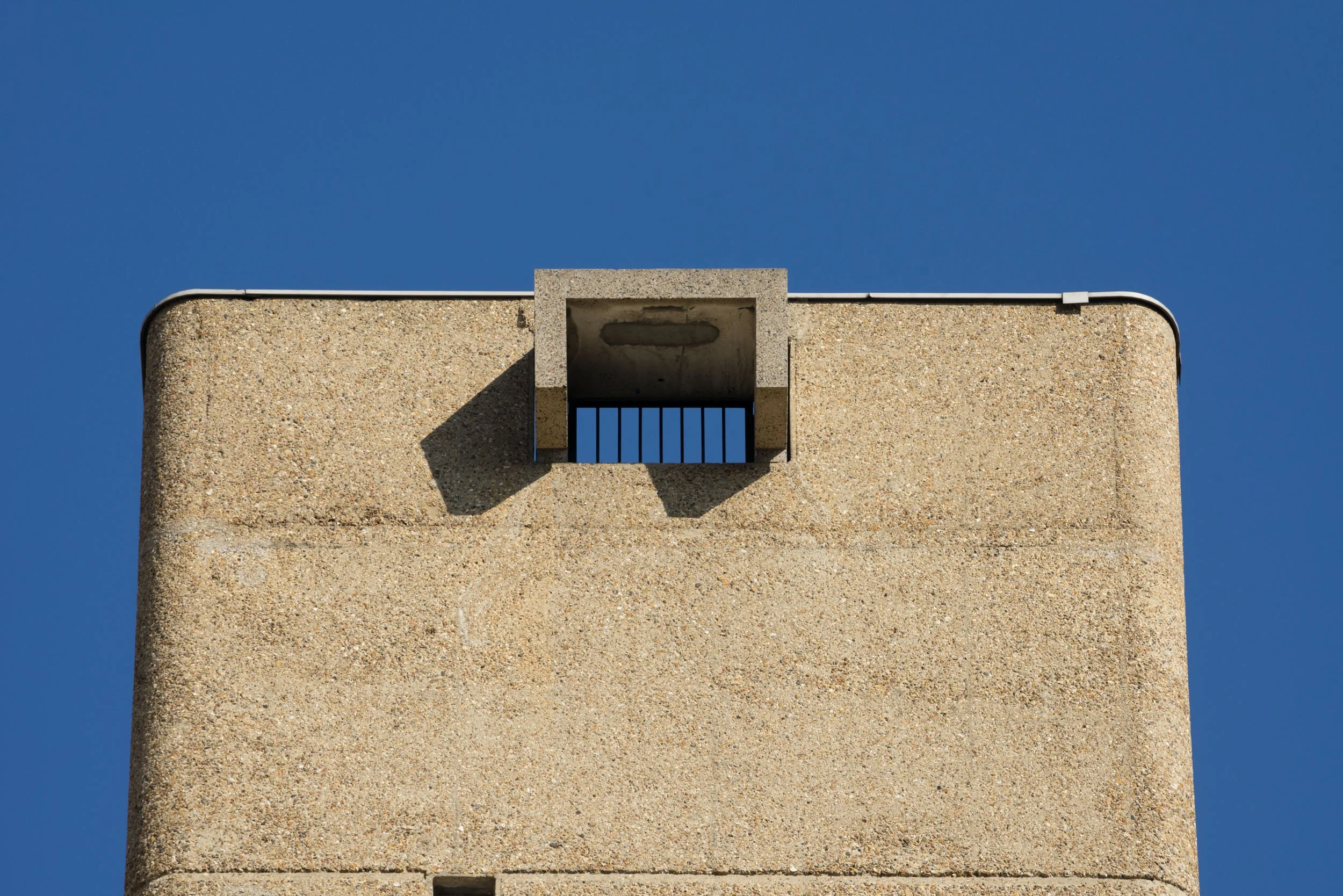 architectural-photography-balfron-tower-brutalist-erno-goldfinger-london-13.jpg