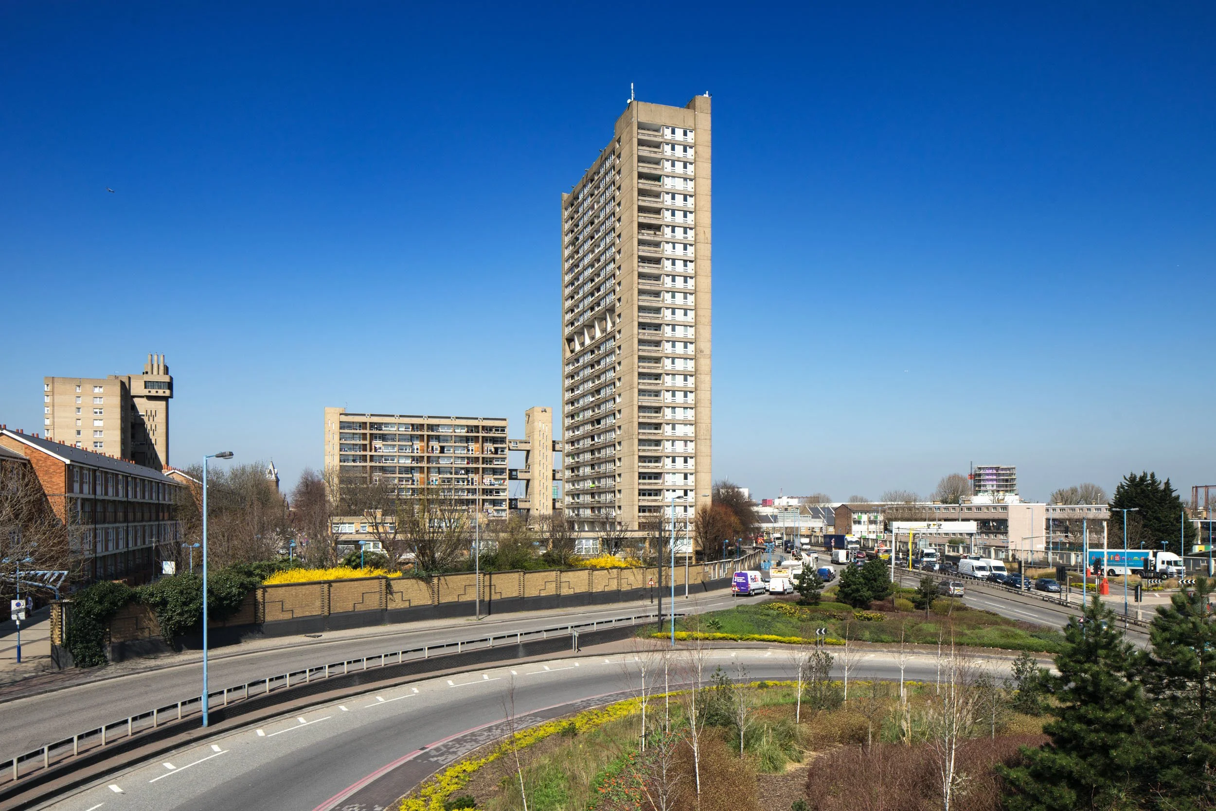 architectural-photography-balfron-tower-brutalist-erno-goldfinger-london-19.jpg