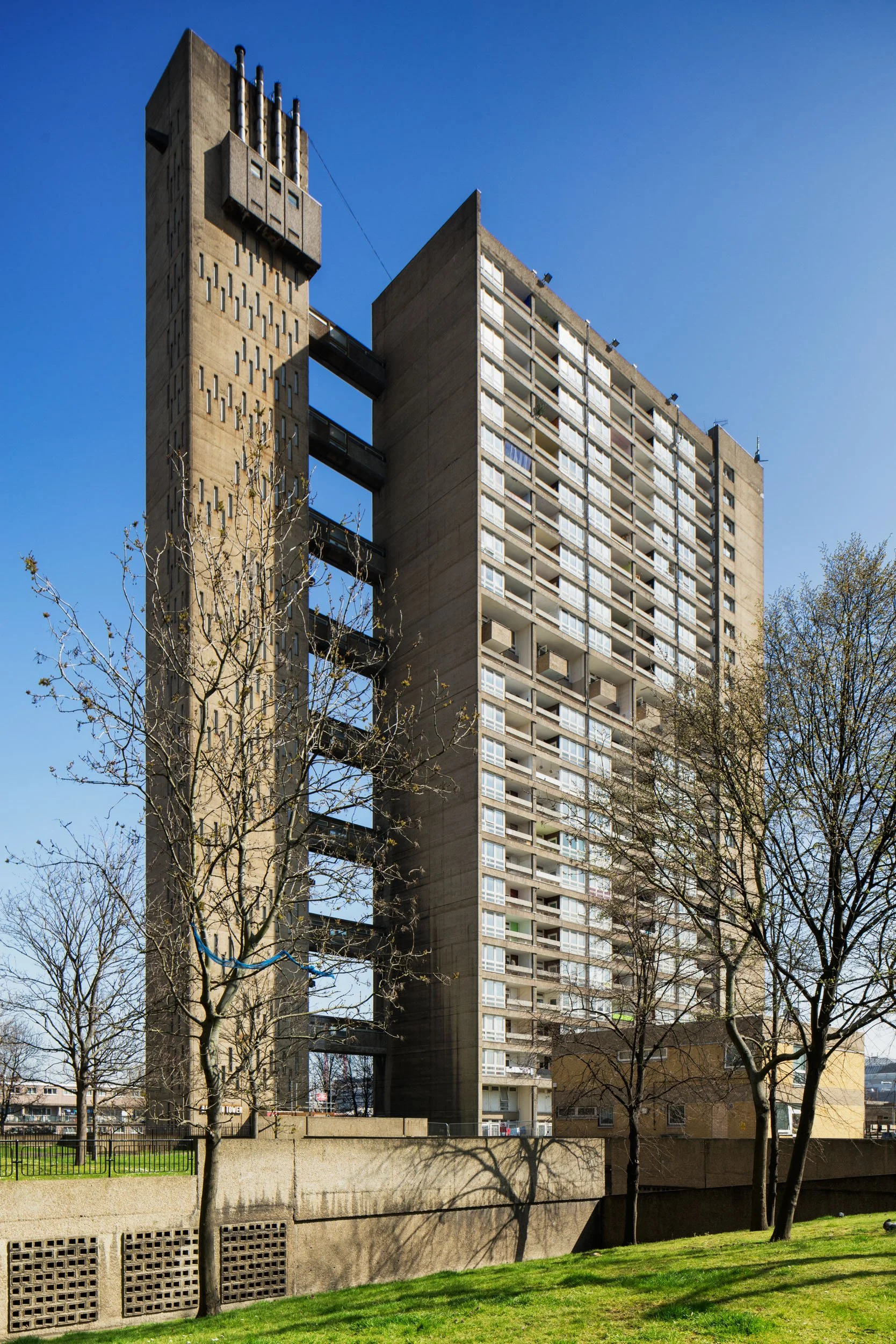 architectural-photography-balfron-tower-brutalist-erno-goldfinger-london-25.jpg