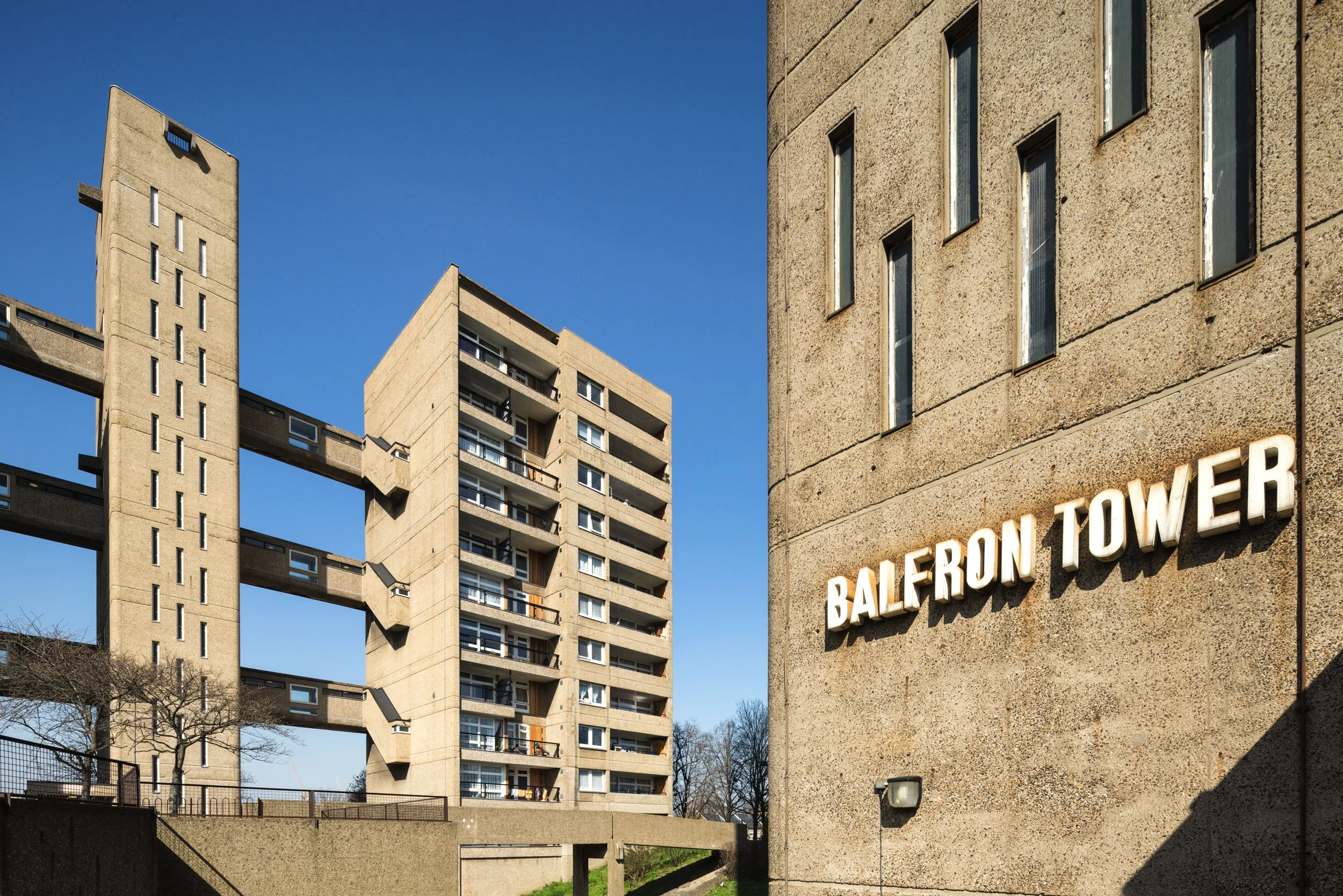 architectural-photography-balfron-tower-brutalist-erno-goldfinger-london-27.jpg