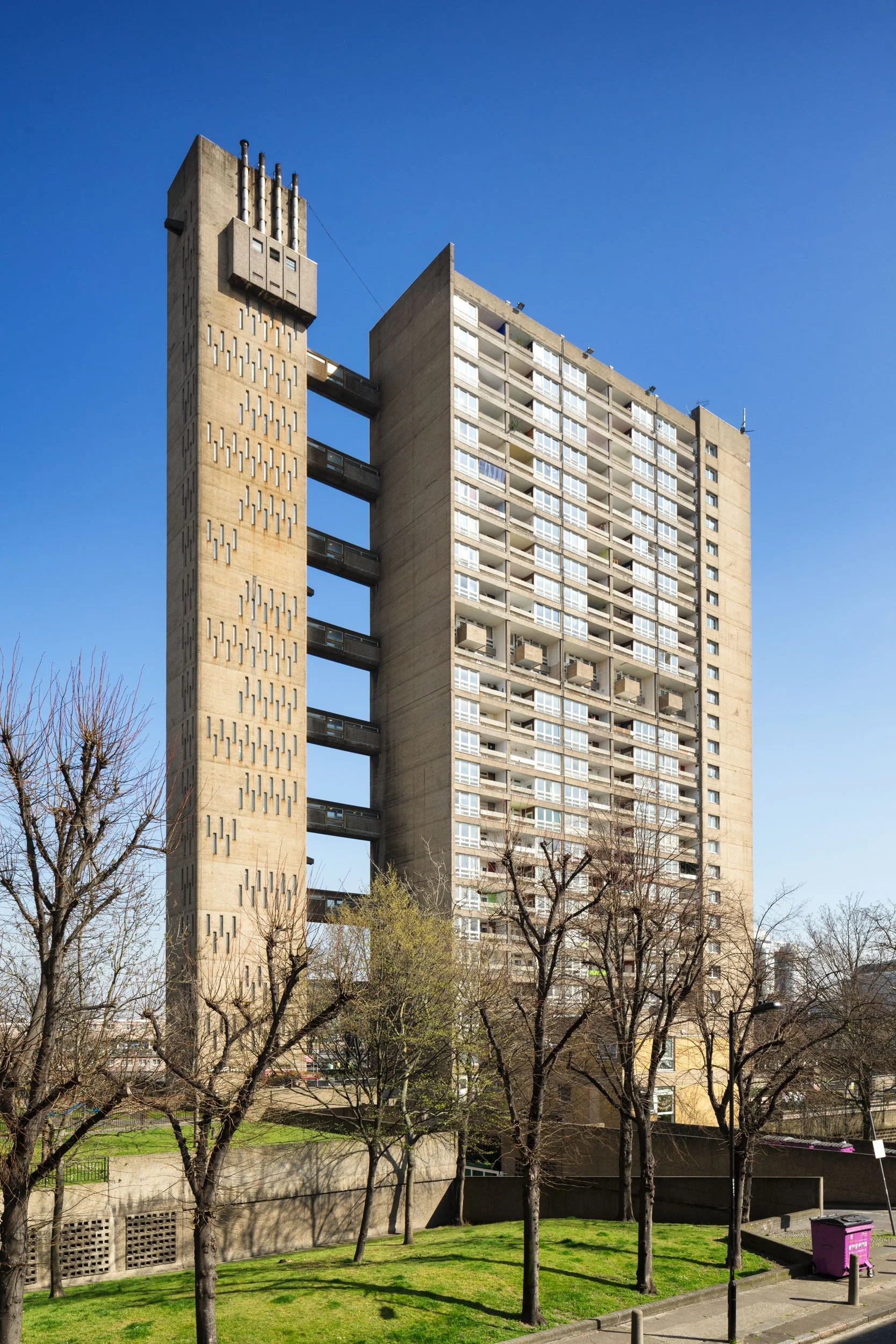 architectural-photography-balfron-tower-brutalist-erno-goldfinger-london-28.jpg