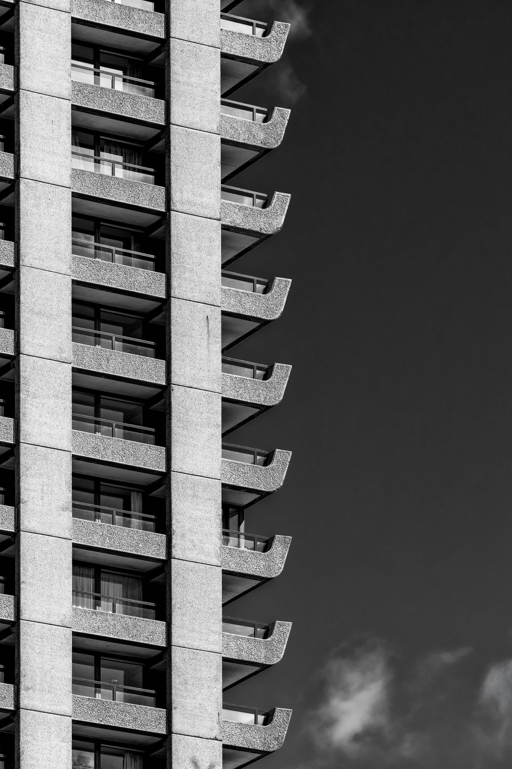 architectural-photography-barbican-estate-brutalist-chamberlin-powell-bon-london-exterior-05.jpg