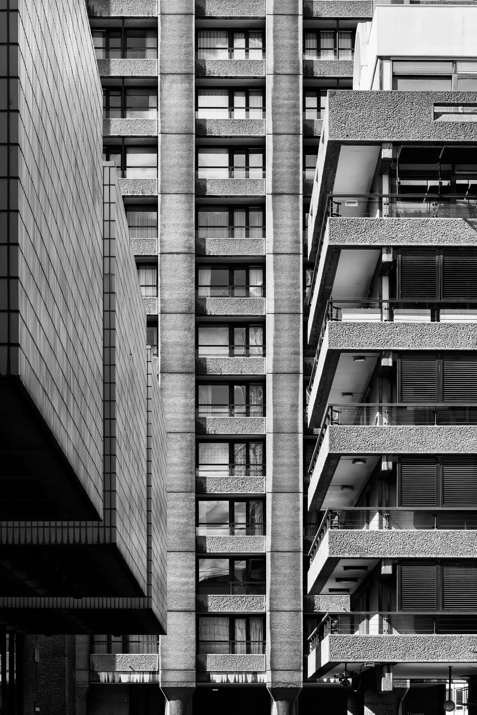 architectural-photography-barbican-estate-brutalist-chamberlin-powell-bon-london-exterior-13.jpg