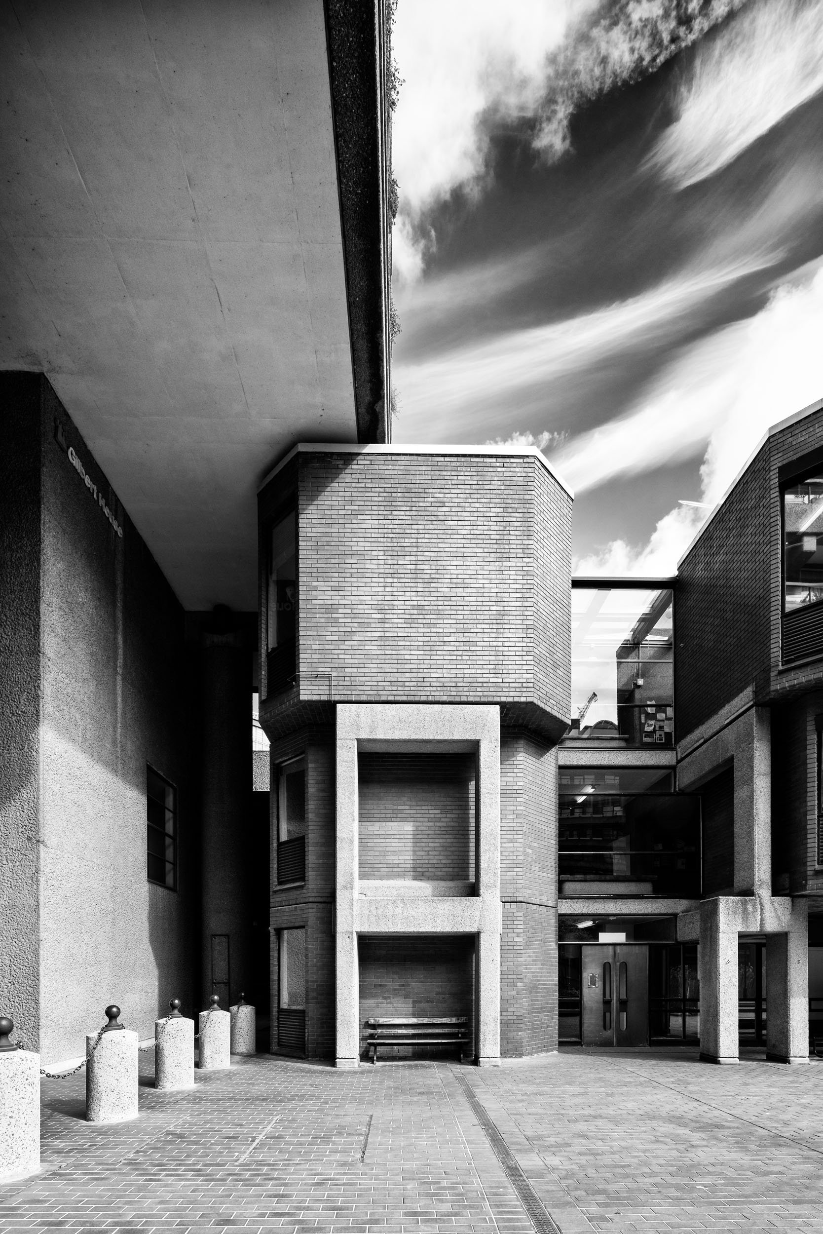 architectural-photography-barbican-estate-brutalist-chamberlin-powell-bon-london-exterior-34.jpg