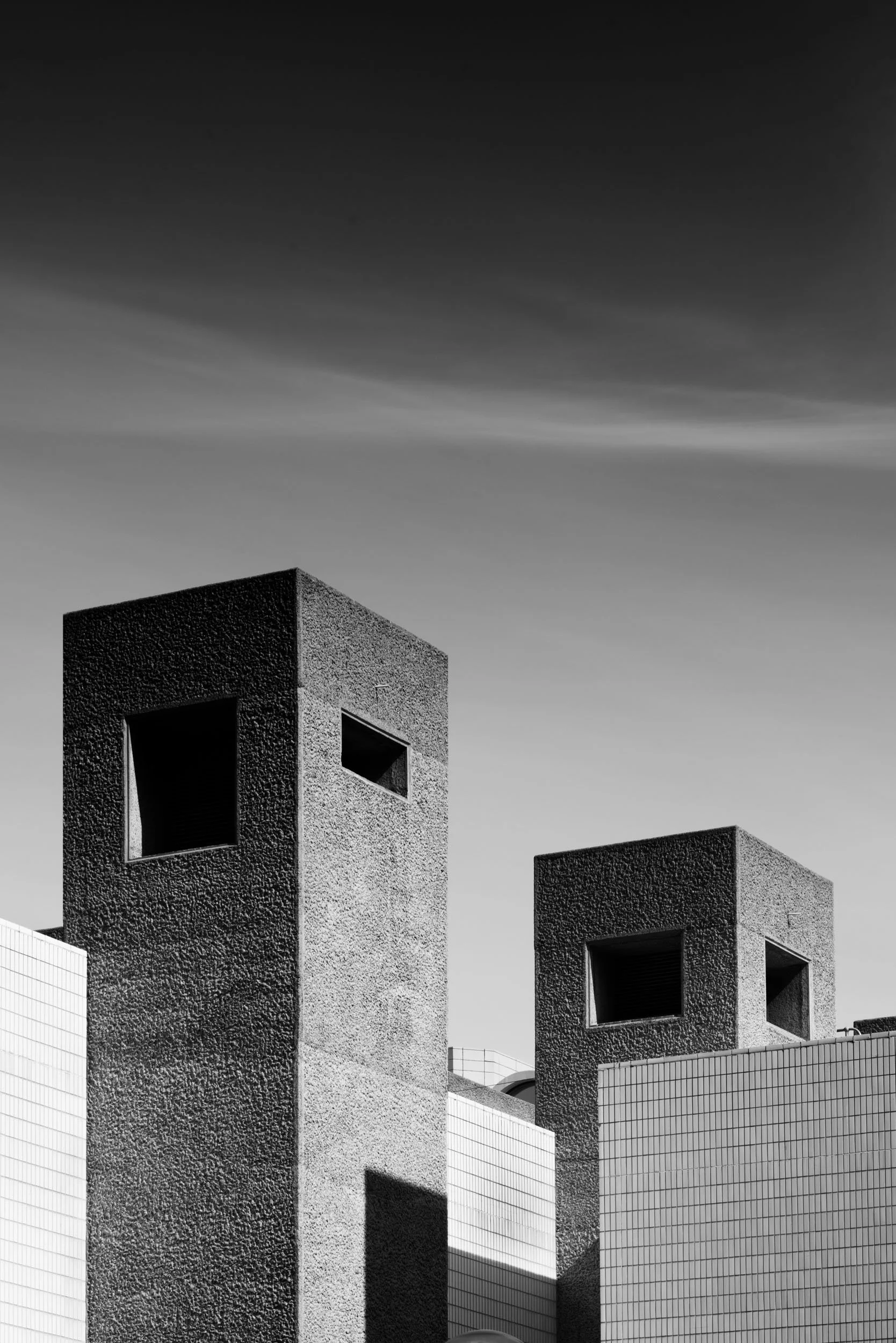 architectural-photography-barbican-estate-brutalist-chamberlin-powell-bon-london-exterior-38.jpg
