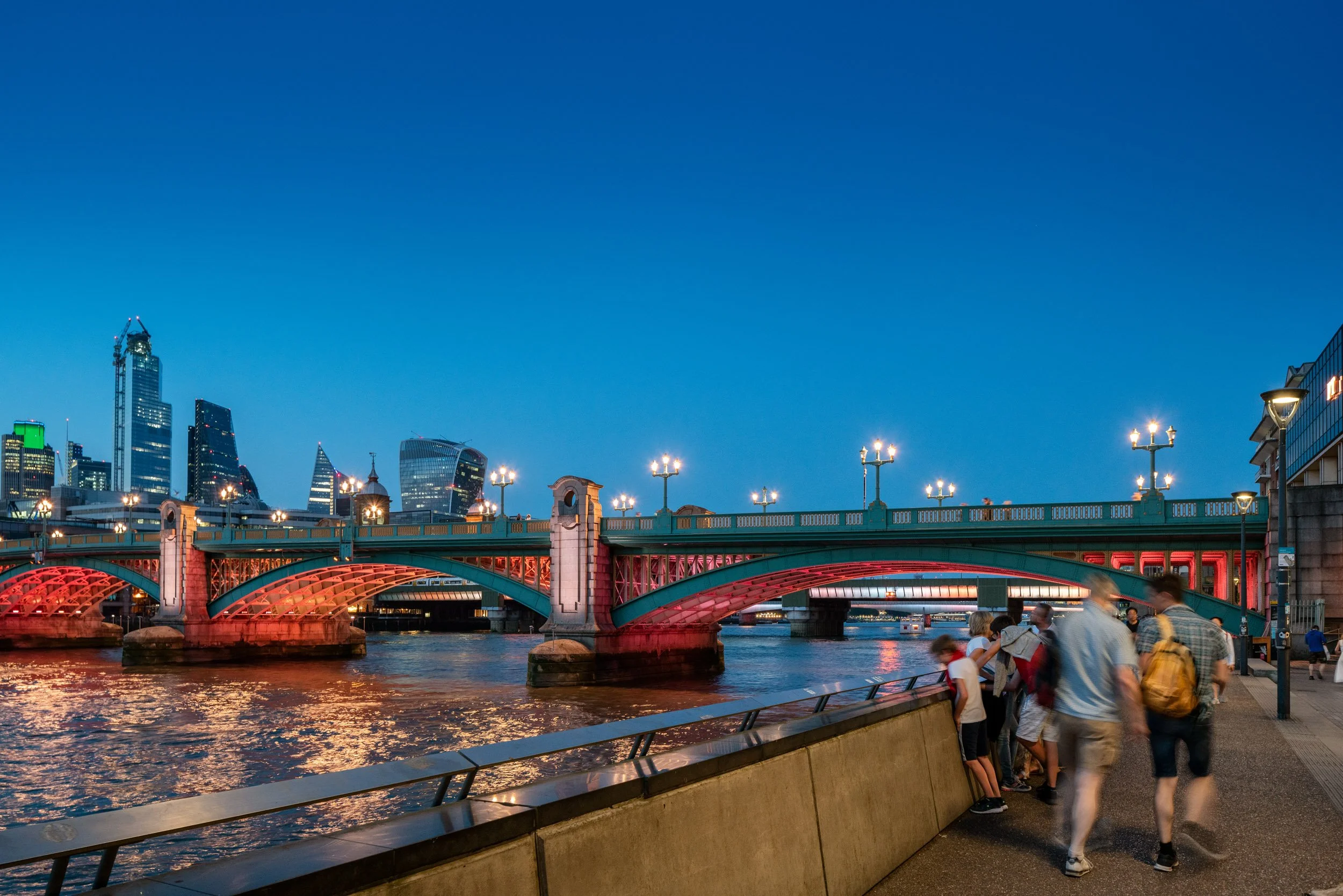 illuminated-river-bridges-of-london-dusk-photography-10.jpg