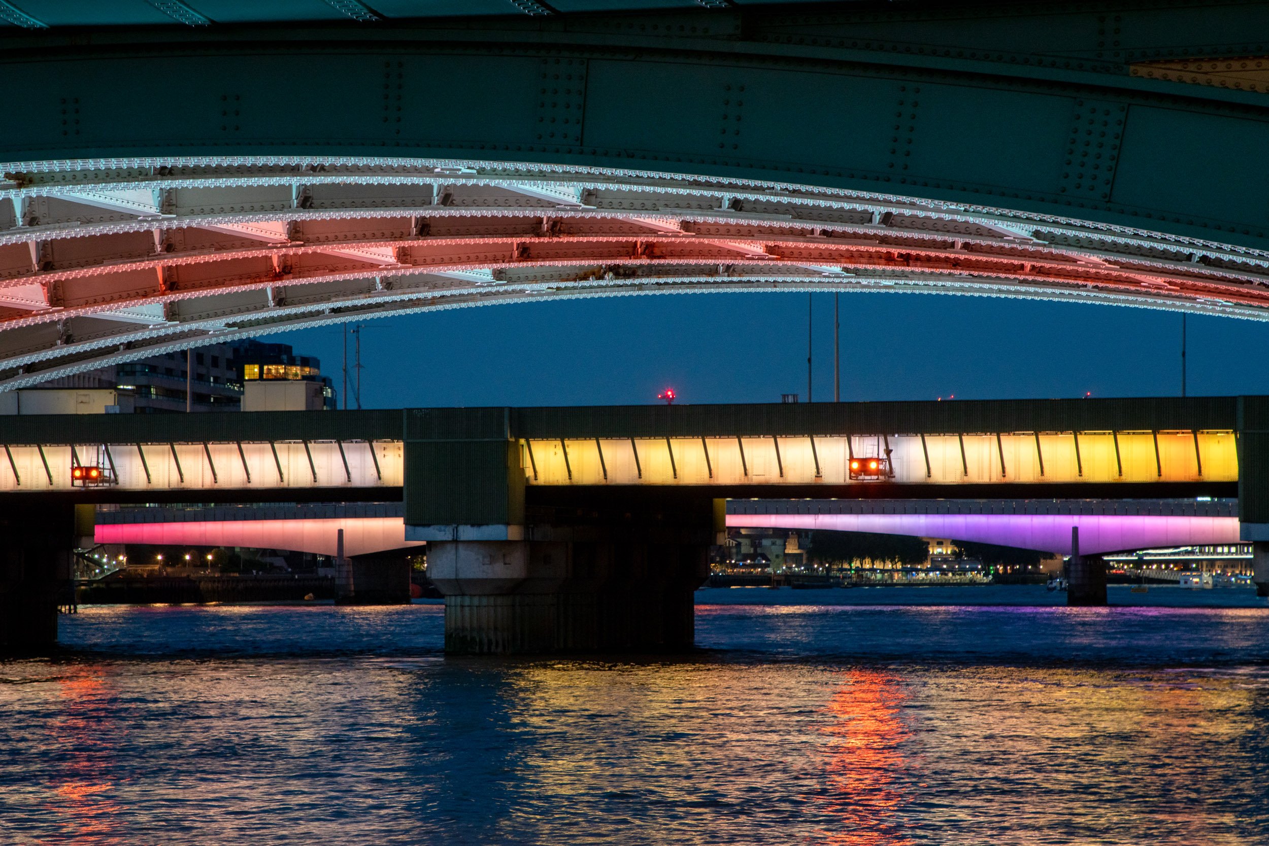 illuminated-river-bridges-of-london-dusk-photography-14.jpg
