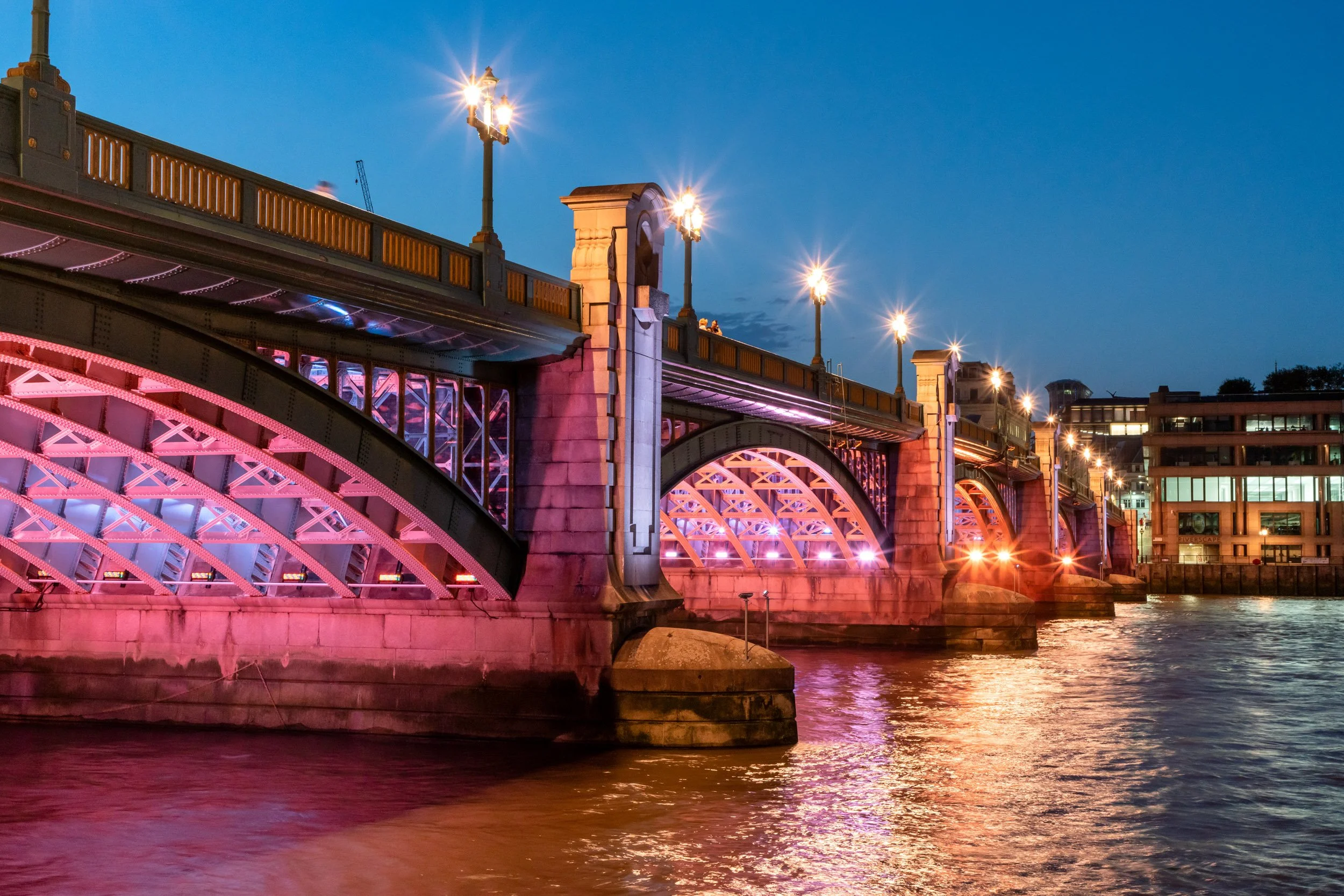 illuminated-river-bridges-of-london-dusk-photography-15.jpg