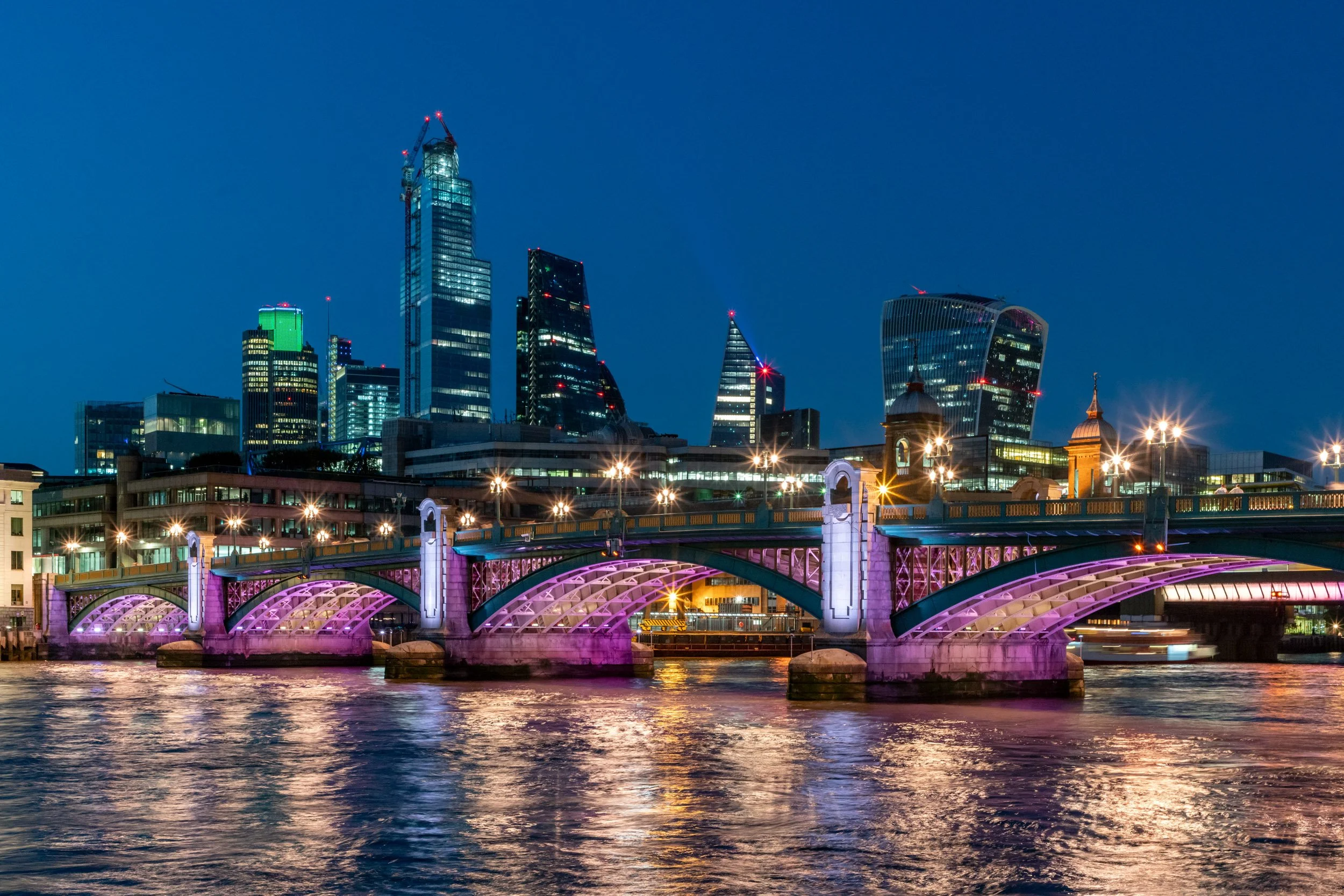 illuminated-river-bridges-of-london-dusk-photography-16.jpg