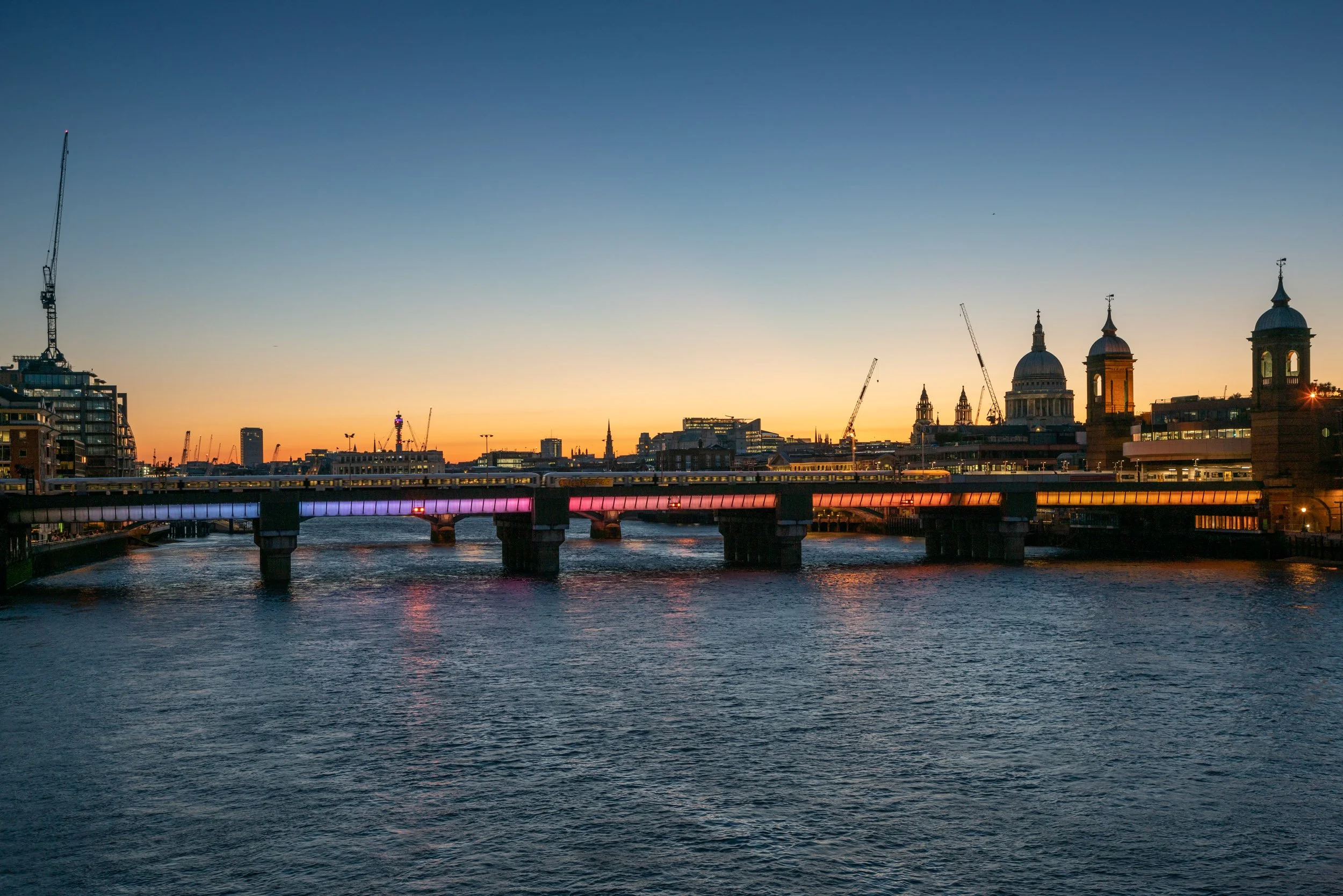 illuminated-river-bridges-of-london-dusk-photography-28.jpg
