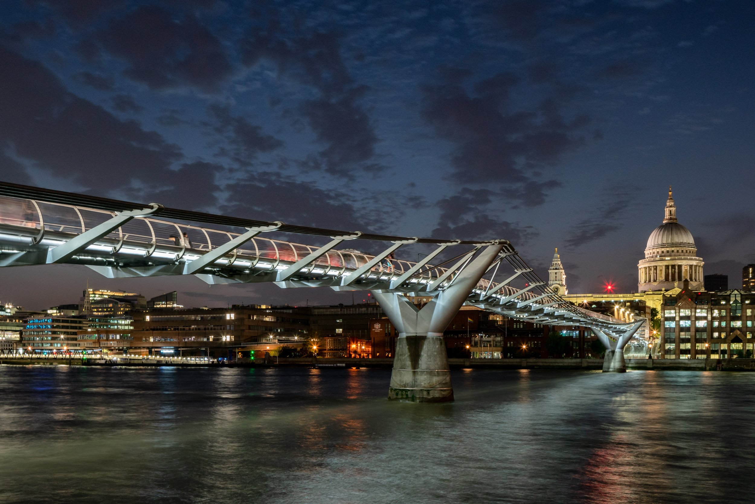 illuminated-river-bridges-of-london-dusk-photography-25.jpg