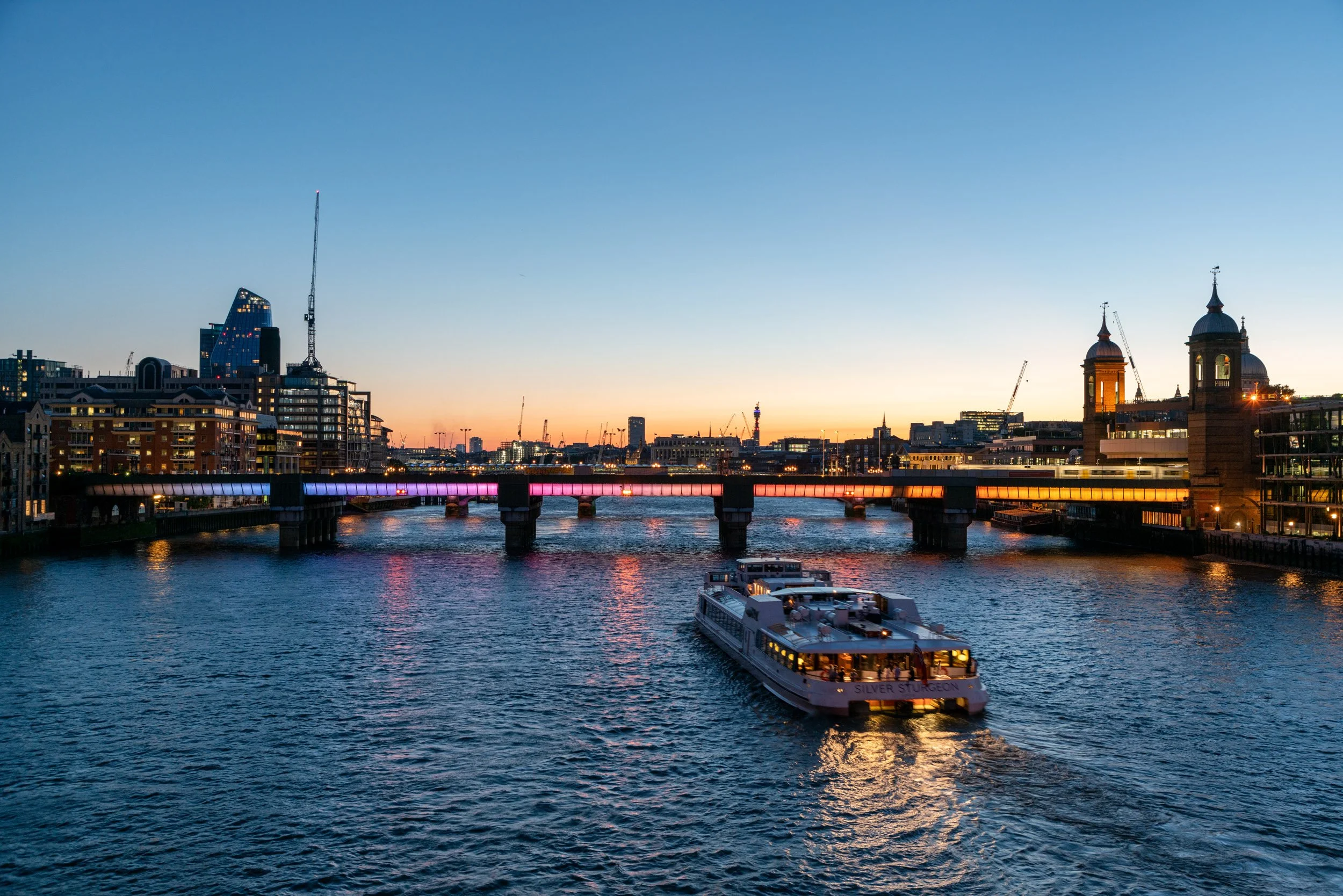 illuminated-river-bridges-of-london-dusk-photography-29.jpg