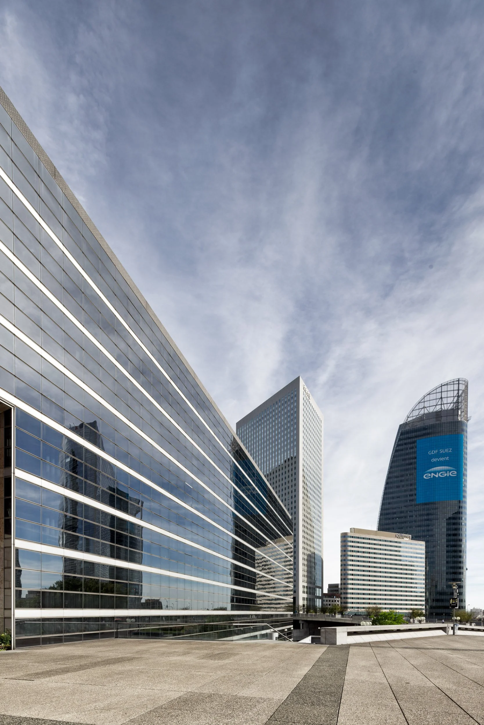 la-defense-business-district-paris-architectural-photography-009.jpg