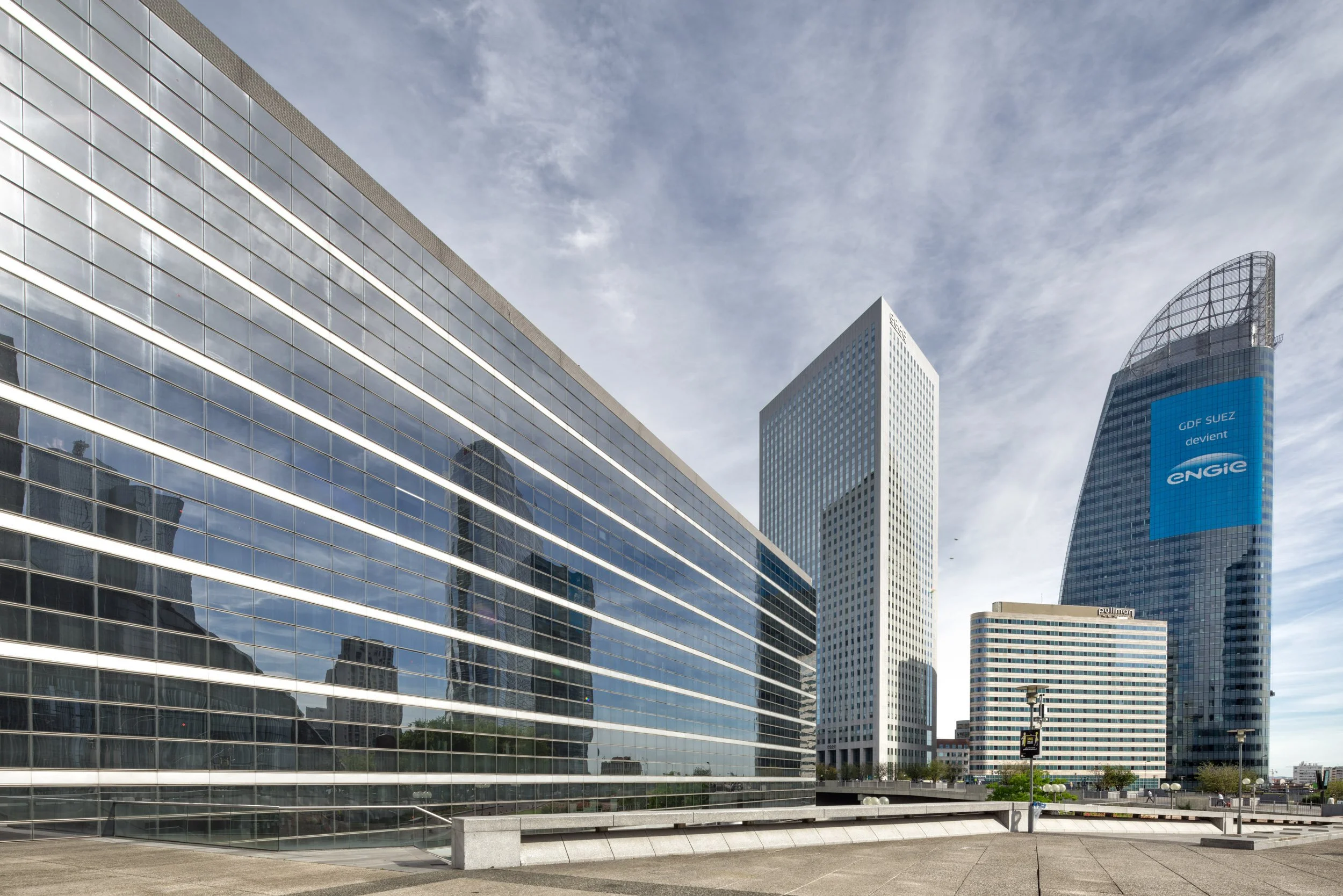 la-defense-business-district-paris-architectural-photography-010.jpg