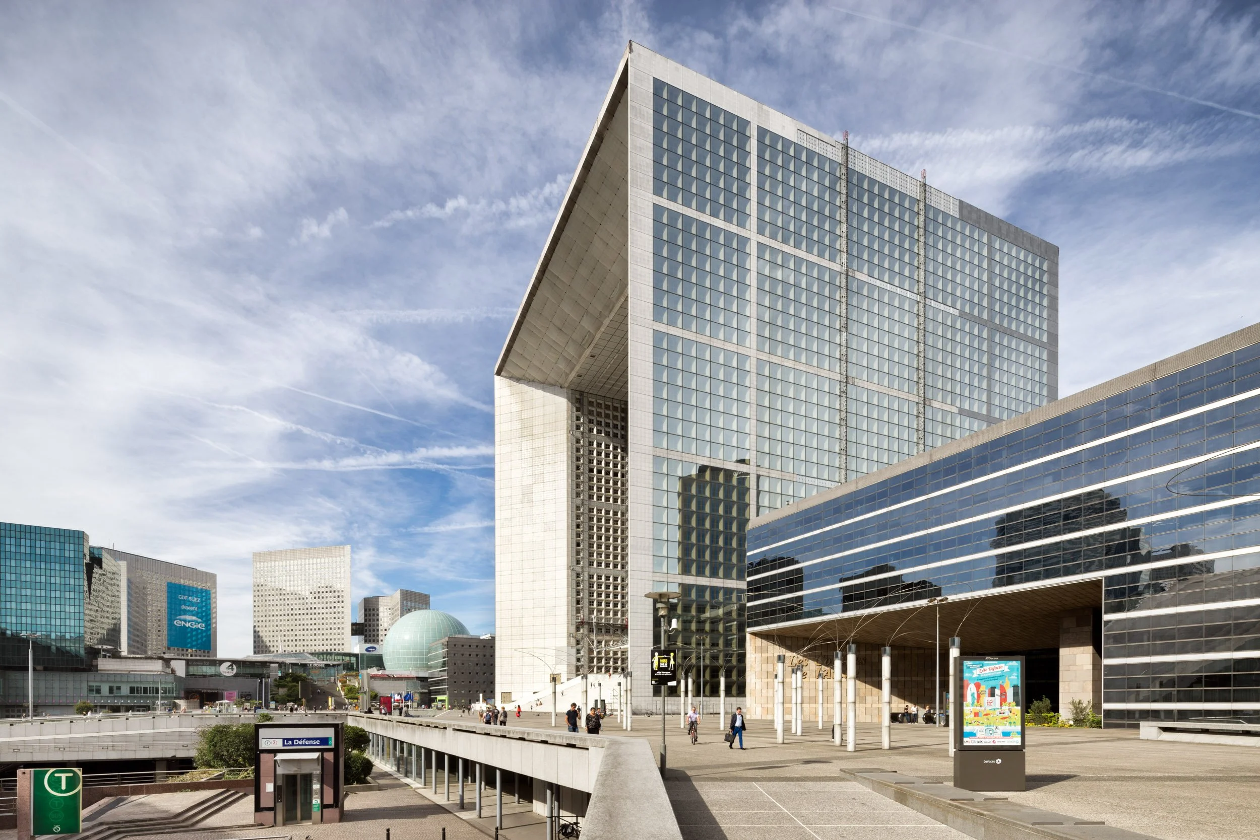 la-defense-business-district-paris-architectural-photography-011.jpg