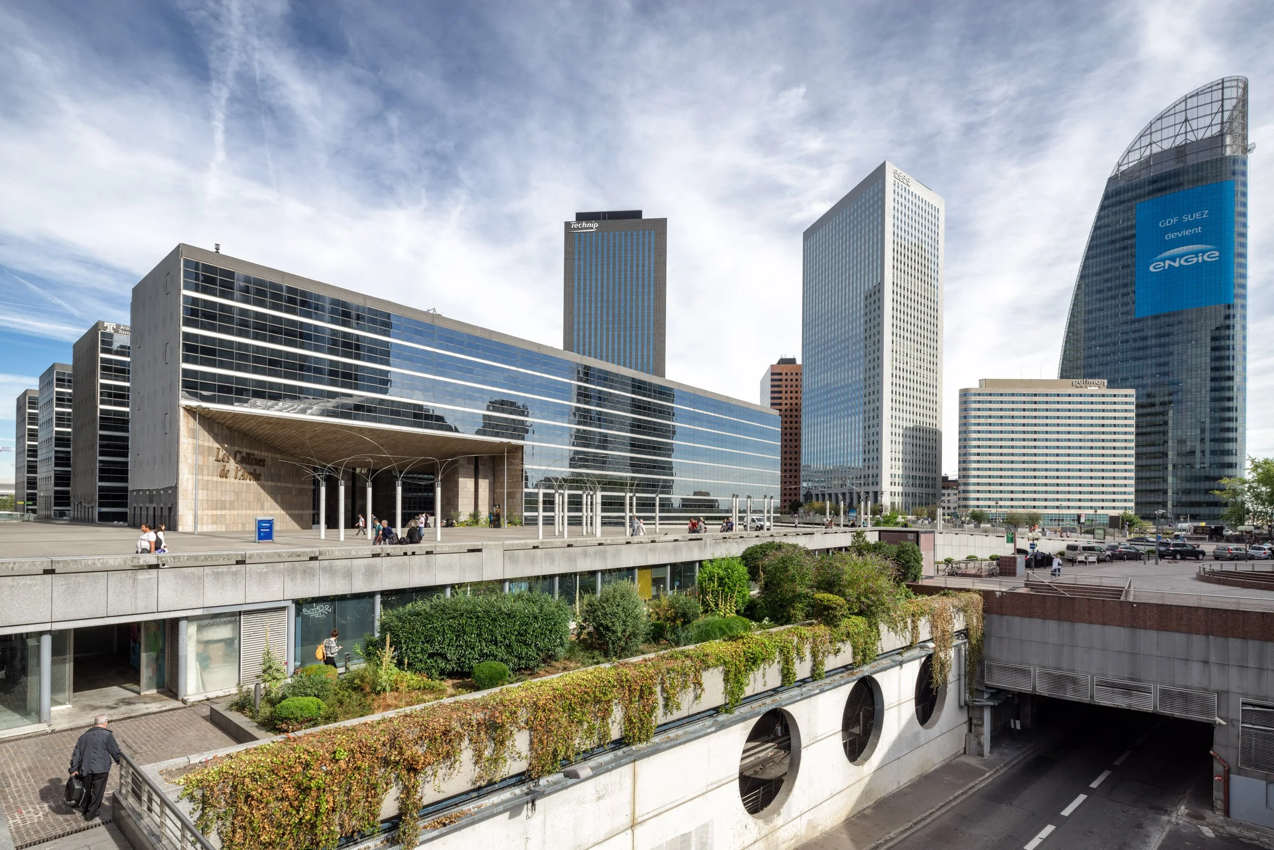la-defense-business-district-paris-architectural-photography-013.jpg