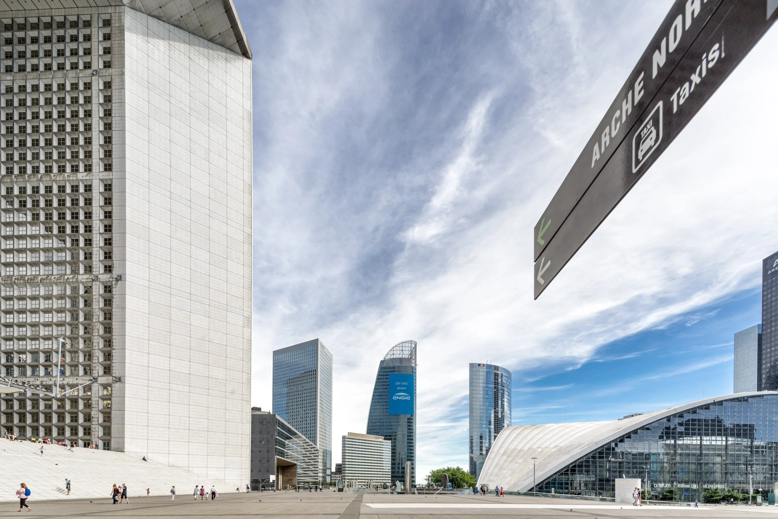 la-defense-business-district-paris-architectural-photography-015.jpg