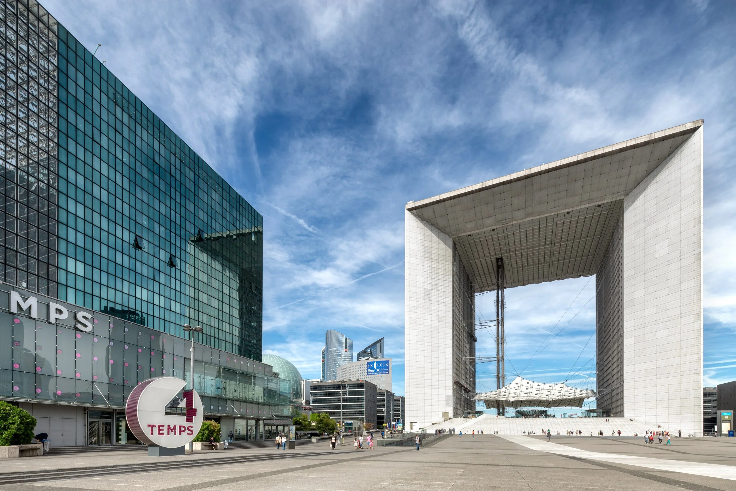 la-defense-business-district-paris-architectural-photography-018.jpg