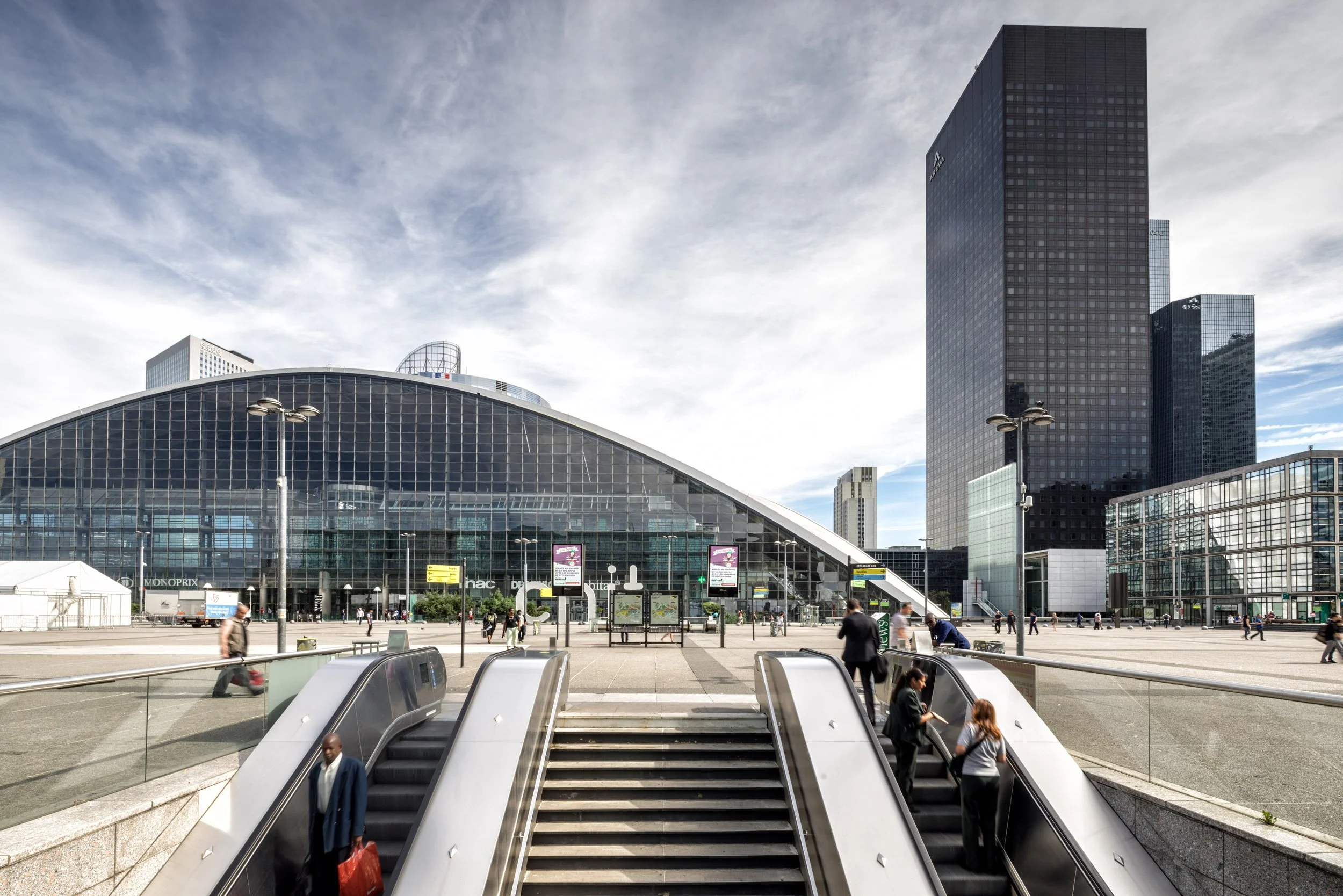 la-defense-business-district-paris-architectural-photography-019.jpg