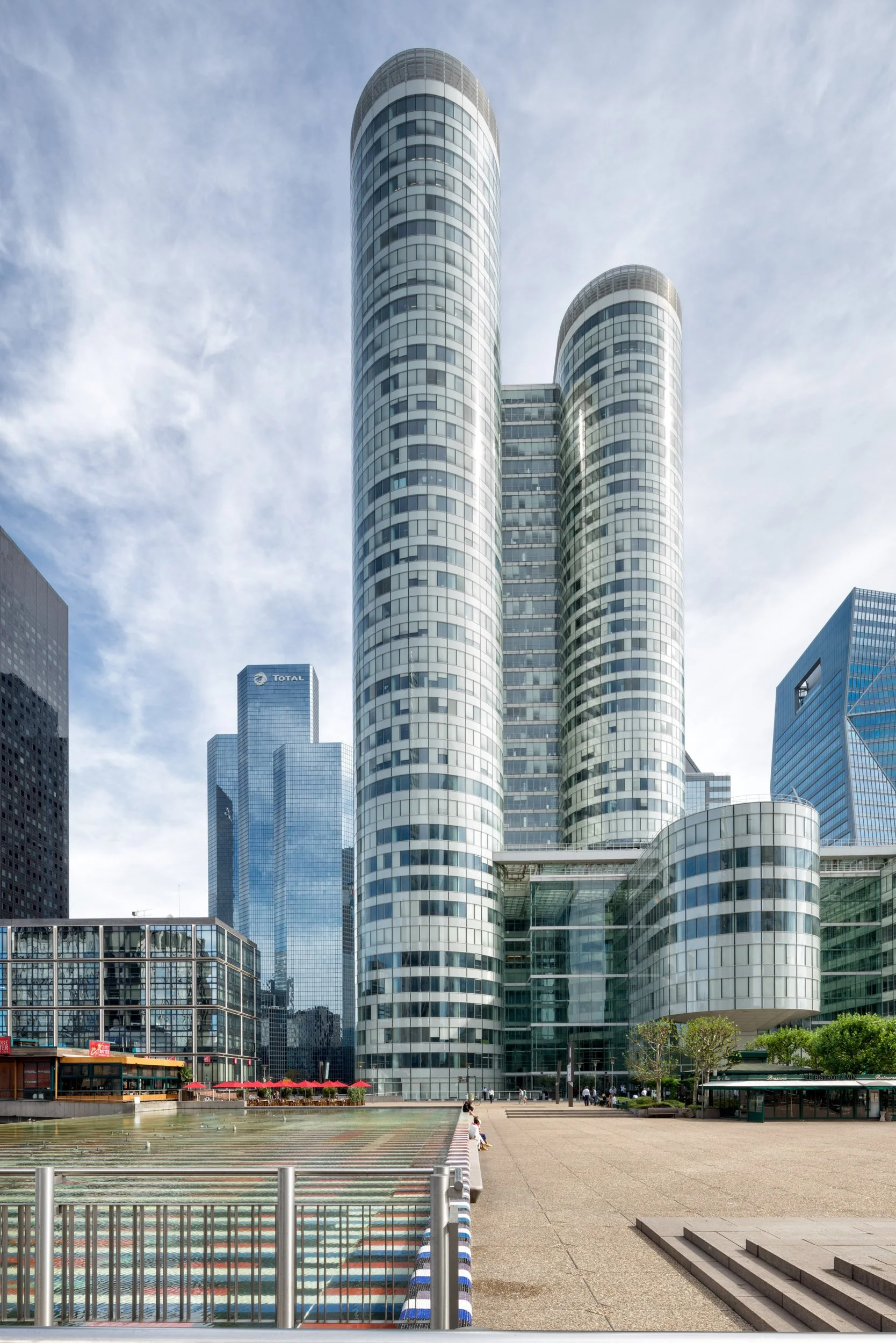 la-defense-business-district-paris-architectural-photography-020.jpg