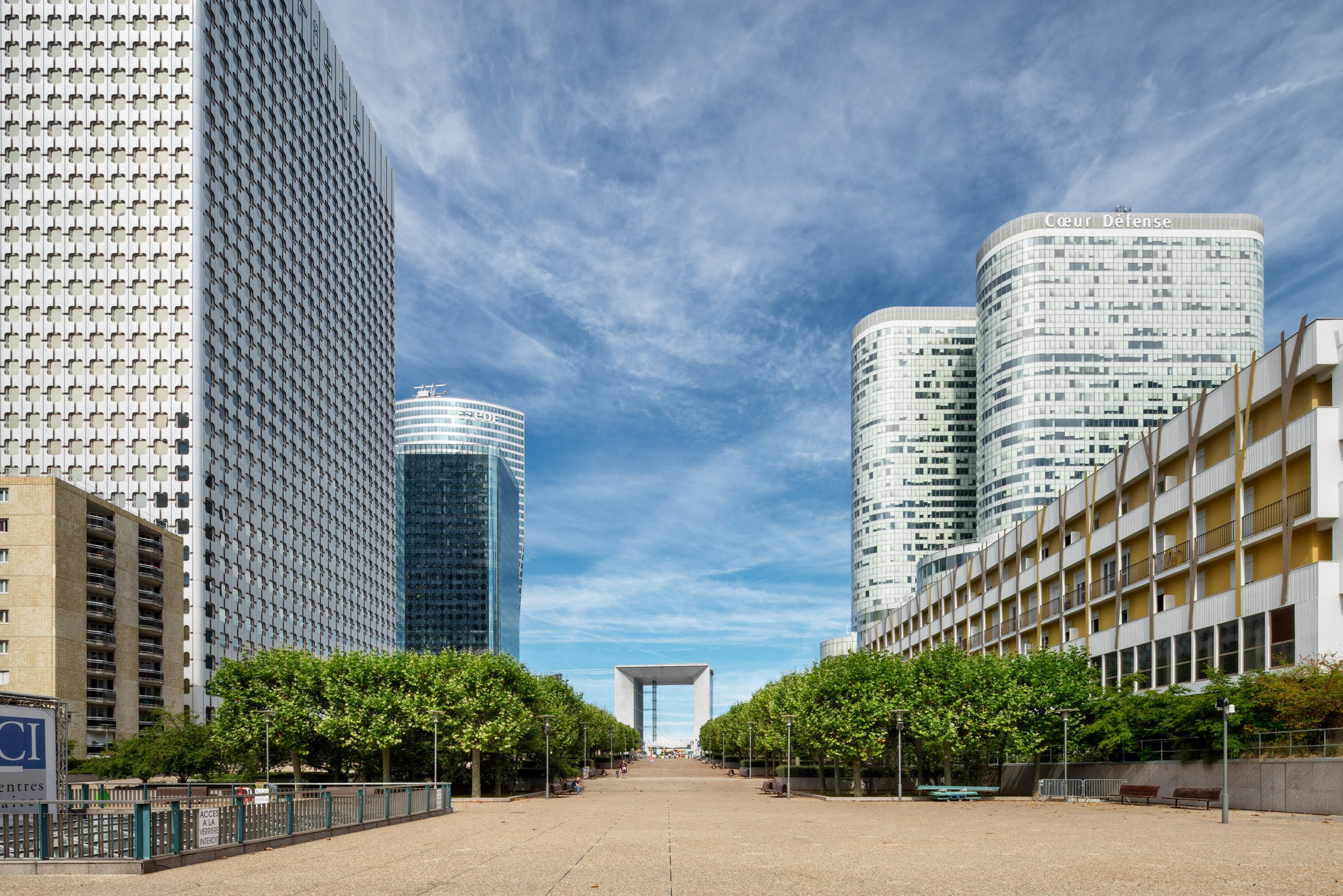 la-defense-business-district-paris-architectural-photography-021.jpg