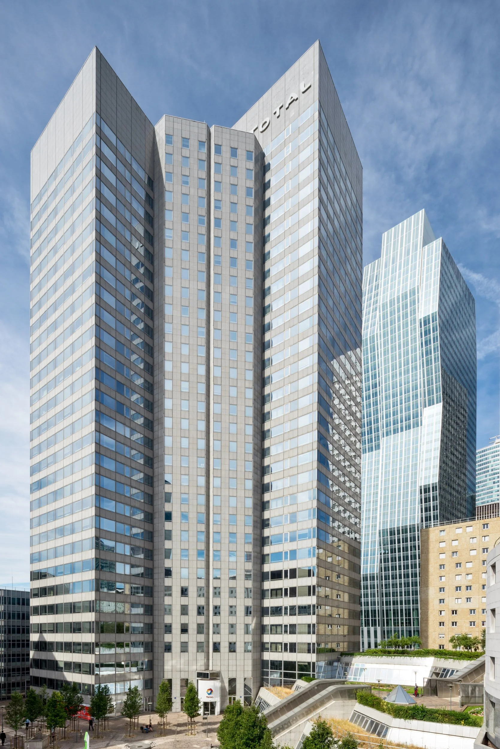 la-defense-business-district-paris-architectural-photography-024.jpg