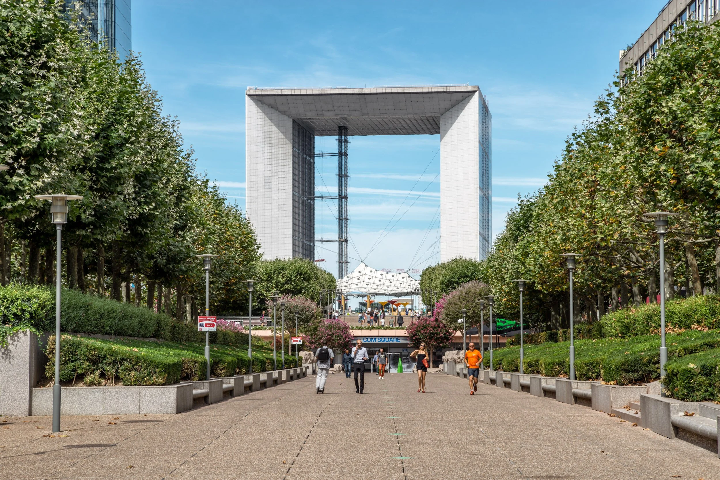 la-defense-business-district-paris-architectural-photography-027.jpg
