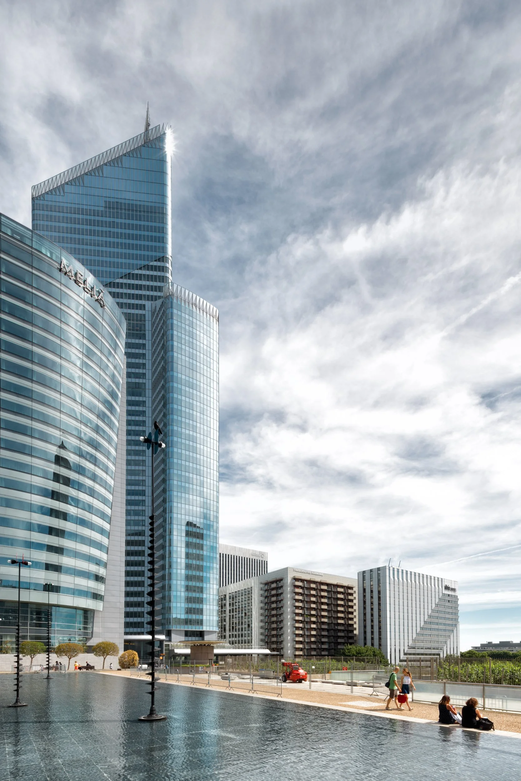 la-defense-business-district-paris-architectural-photography-036.jpg