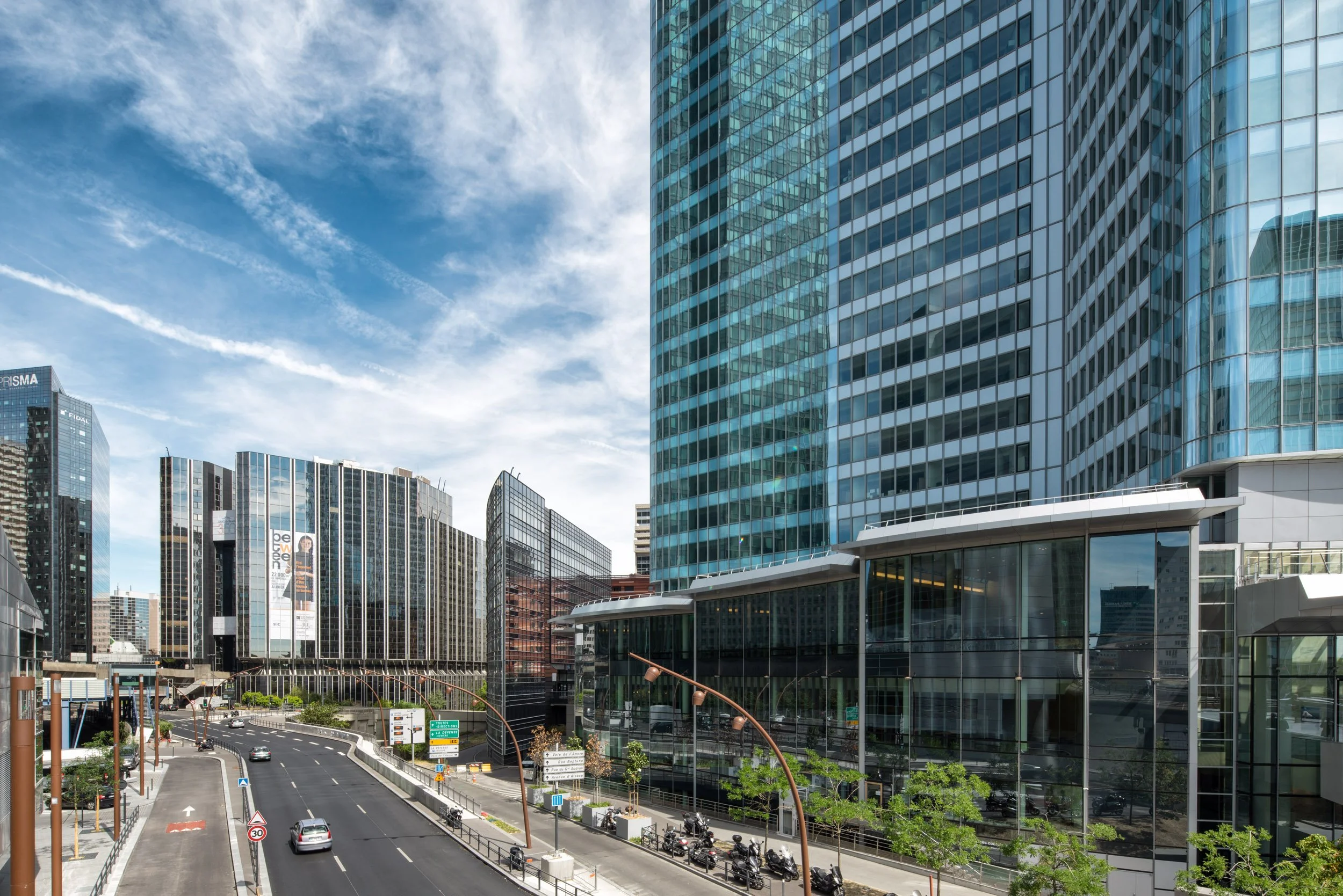 la-defense-business-district-paris-architectural-photography-037.jpg