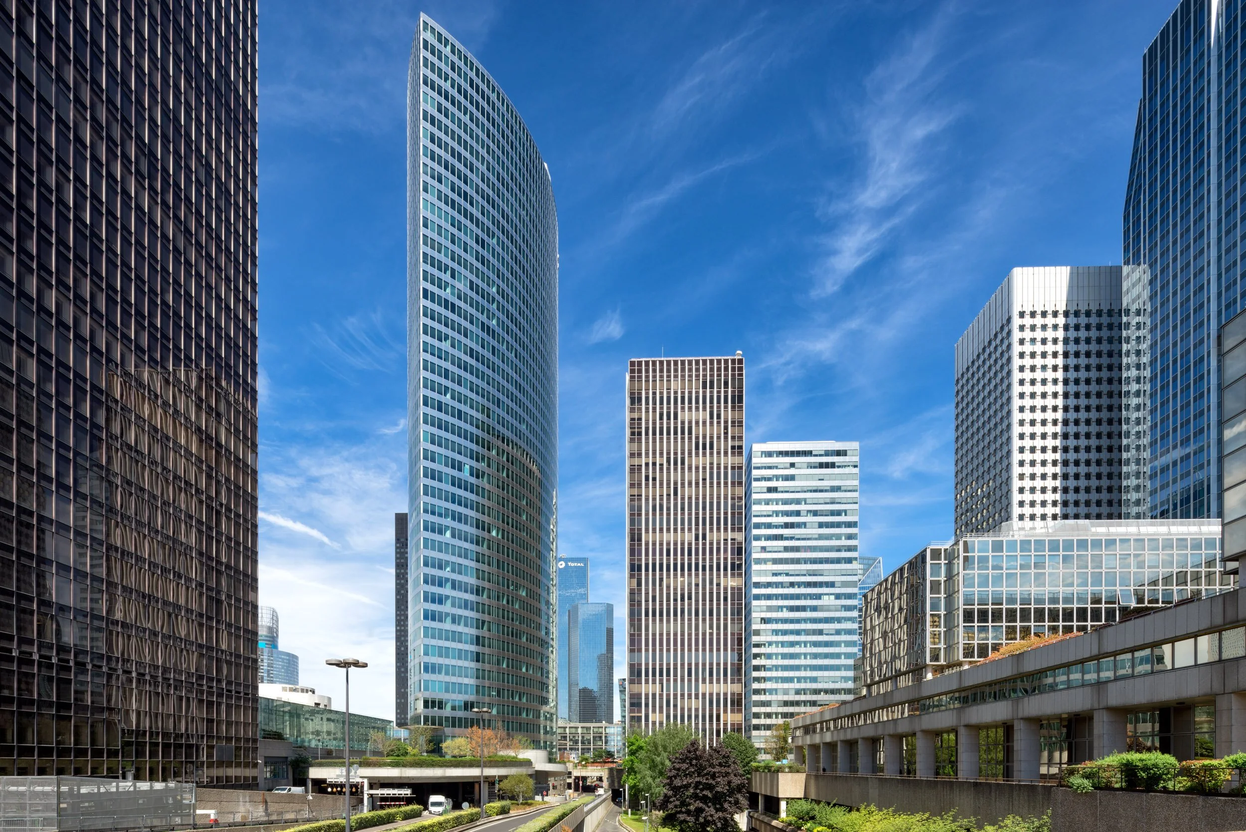 la-defense-business-district-paris-architectural-photography-070.jpg