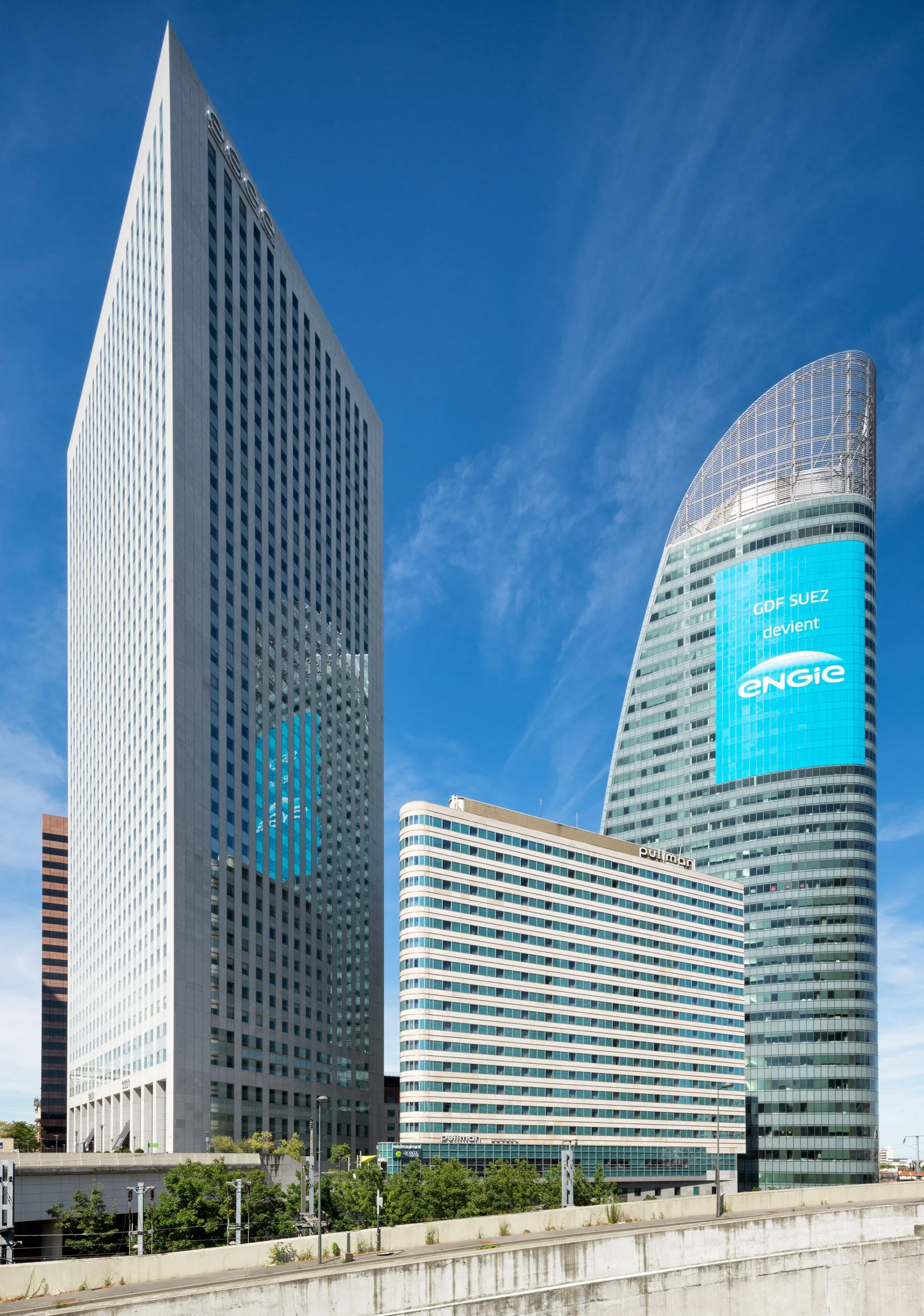 la-defense-business-district-paris-architectural-photography-078.jpg