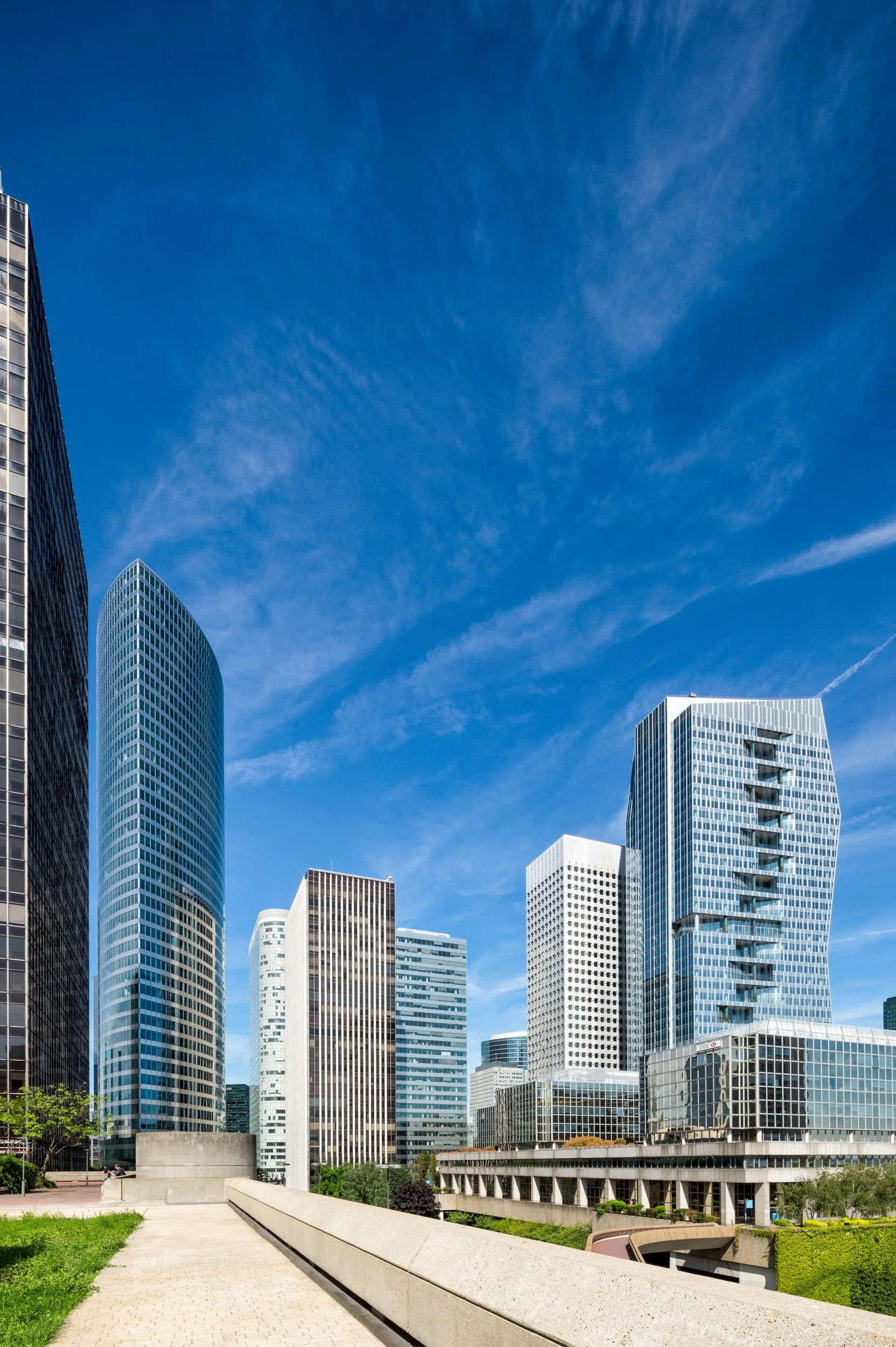 la-defense-business-district-paris-architectural-photography-083.jpg