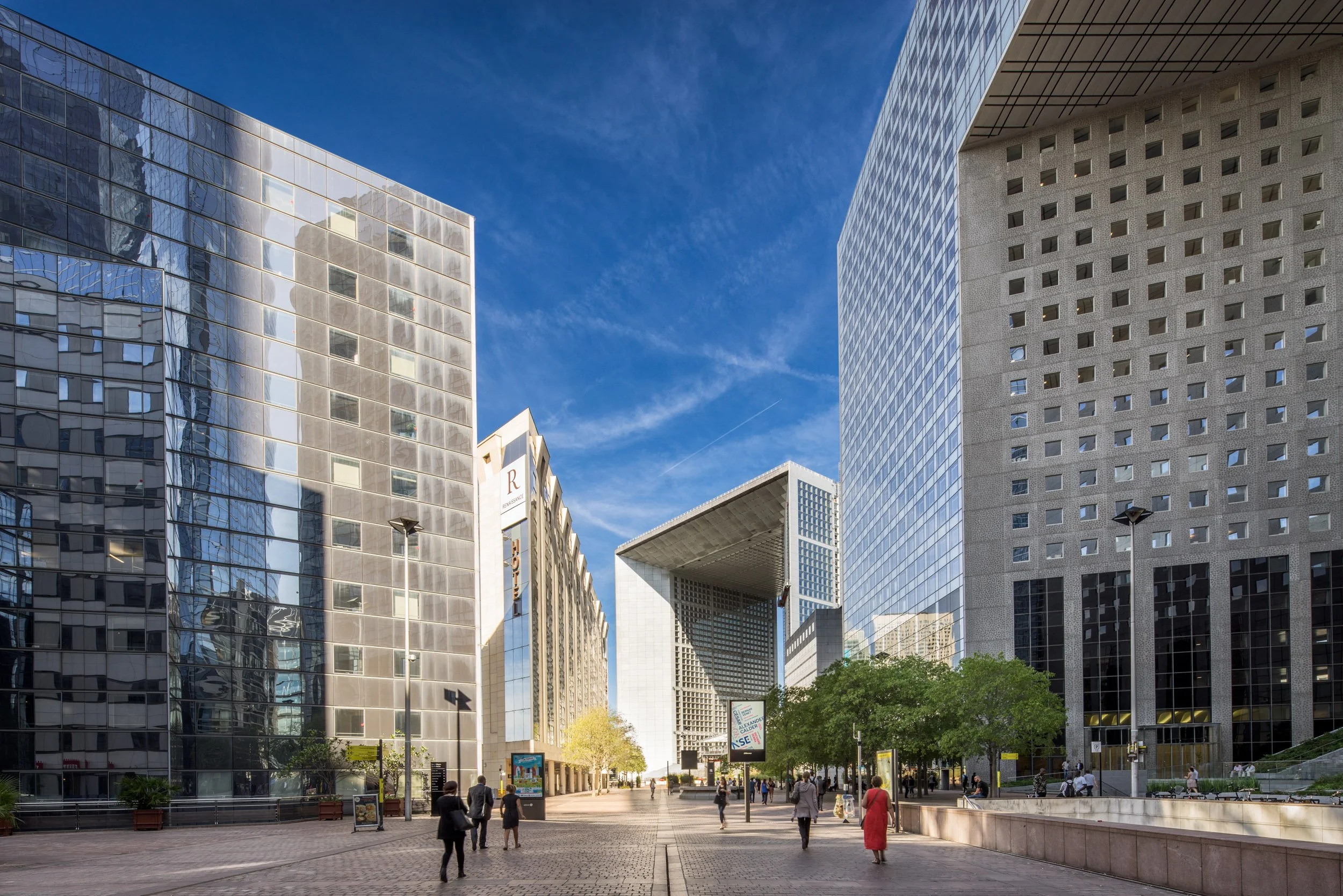 la-defense-business-district-paris-architectural-photography-090.jpg