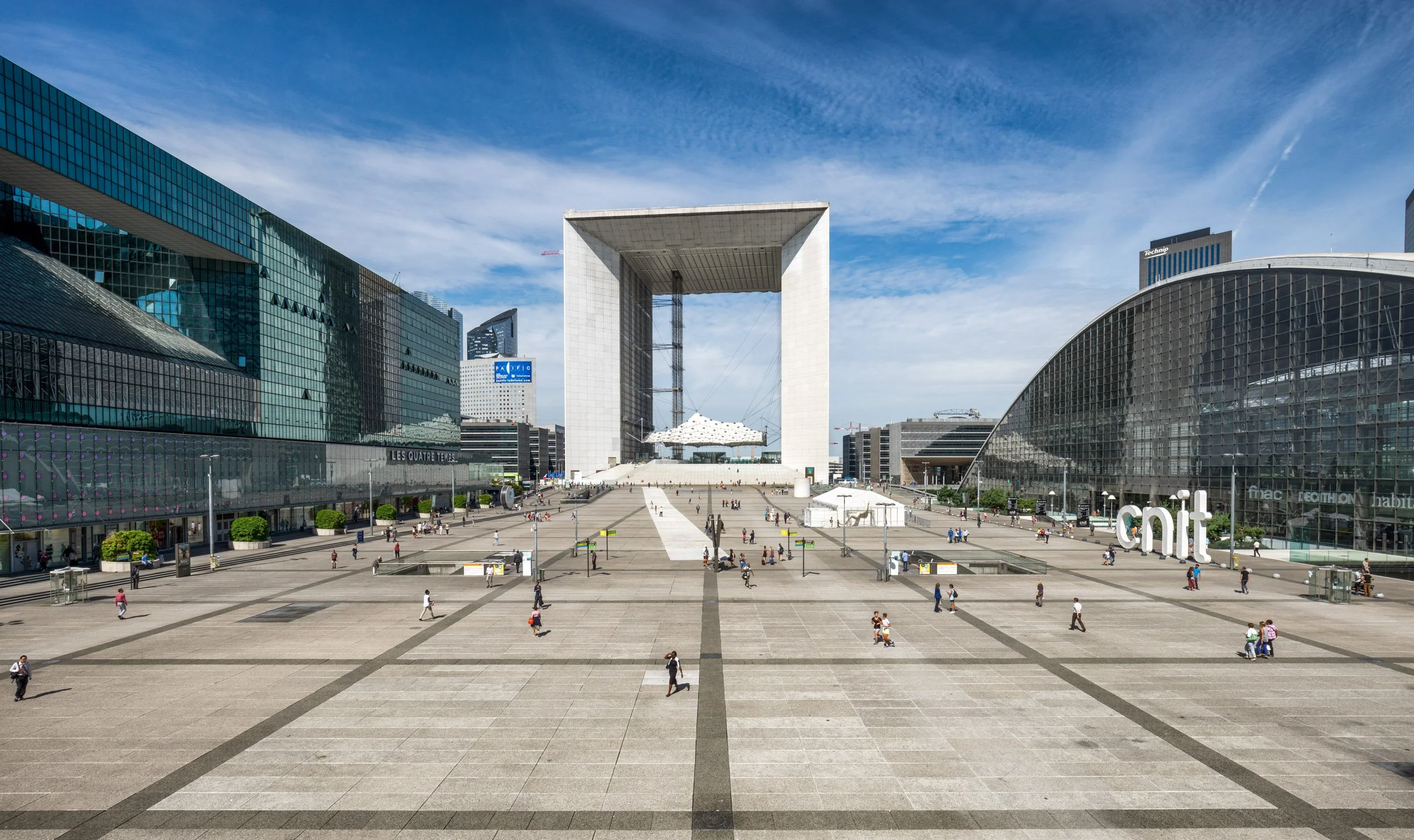 la-defense-business-district-paris-architectural-photography-098.jpg