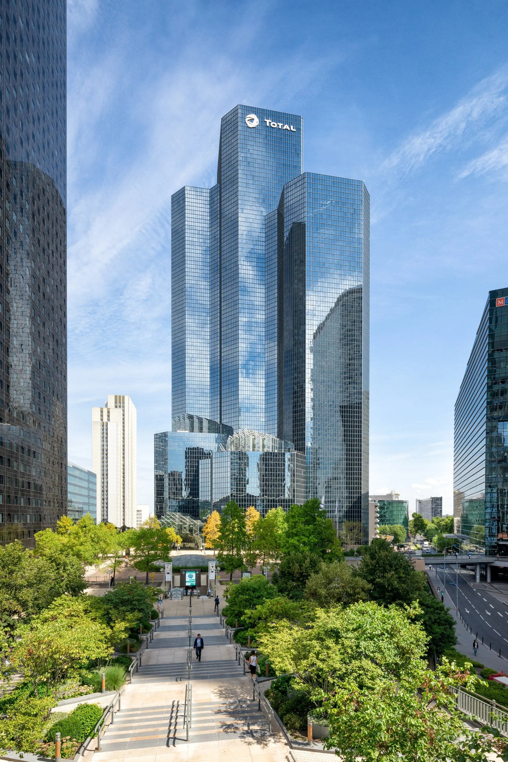 la-defense-business-district-paris-architectural-photography-101.jpg