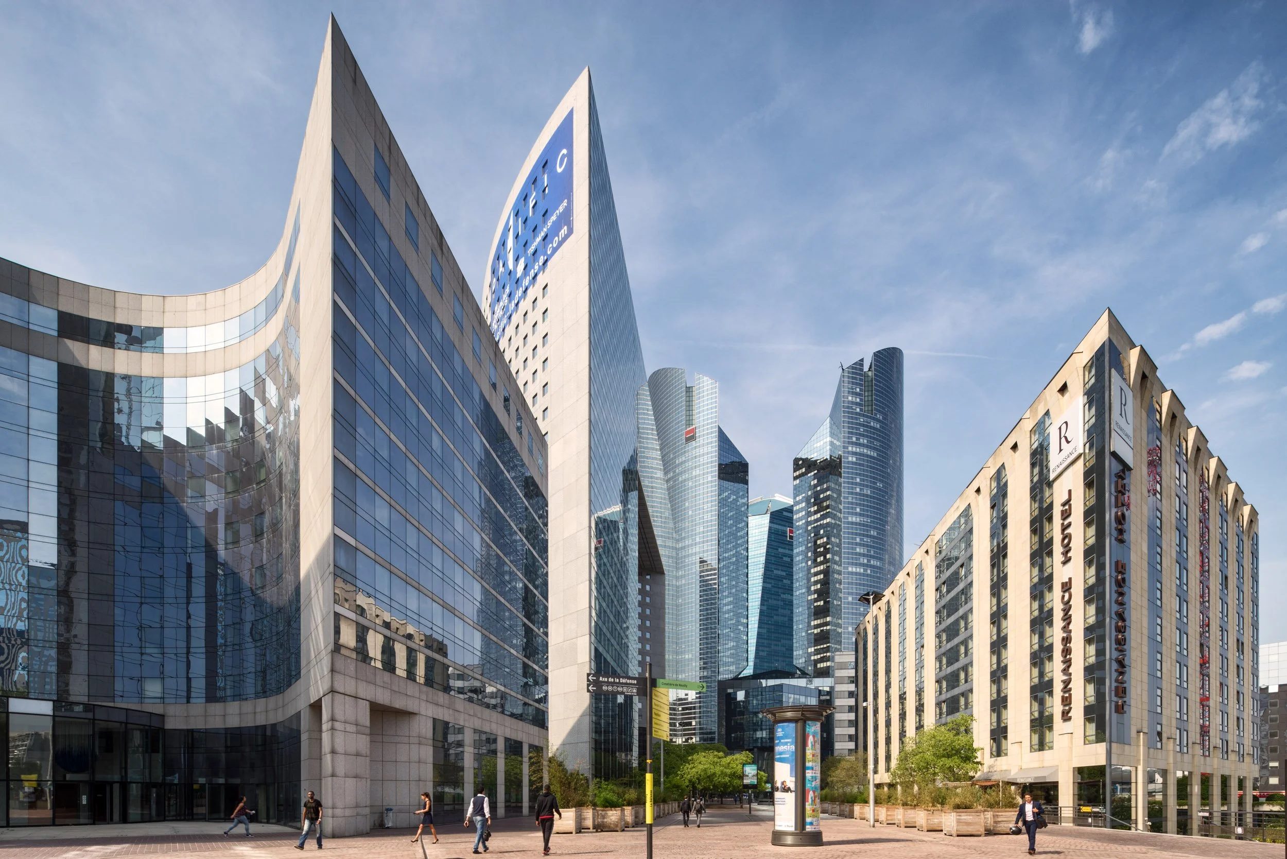 la-defense-business-district-paris-architectural-photography-117.jpg