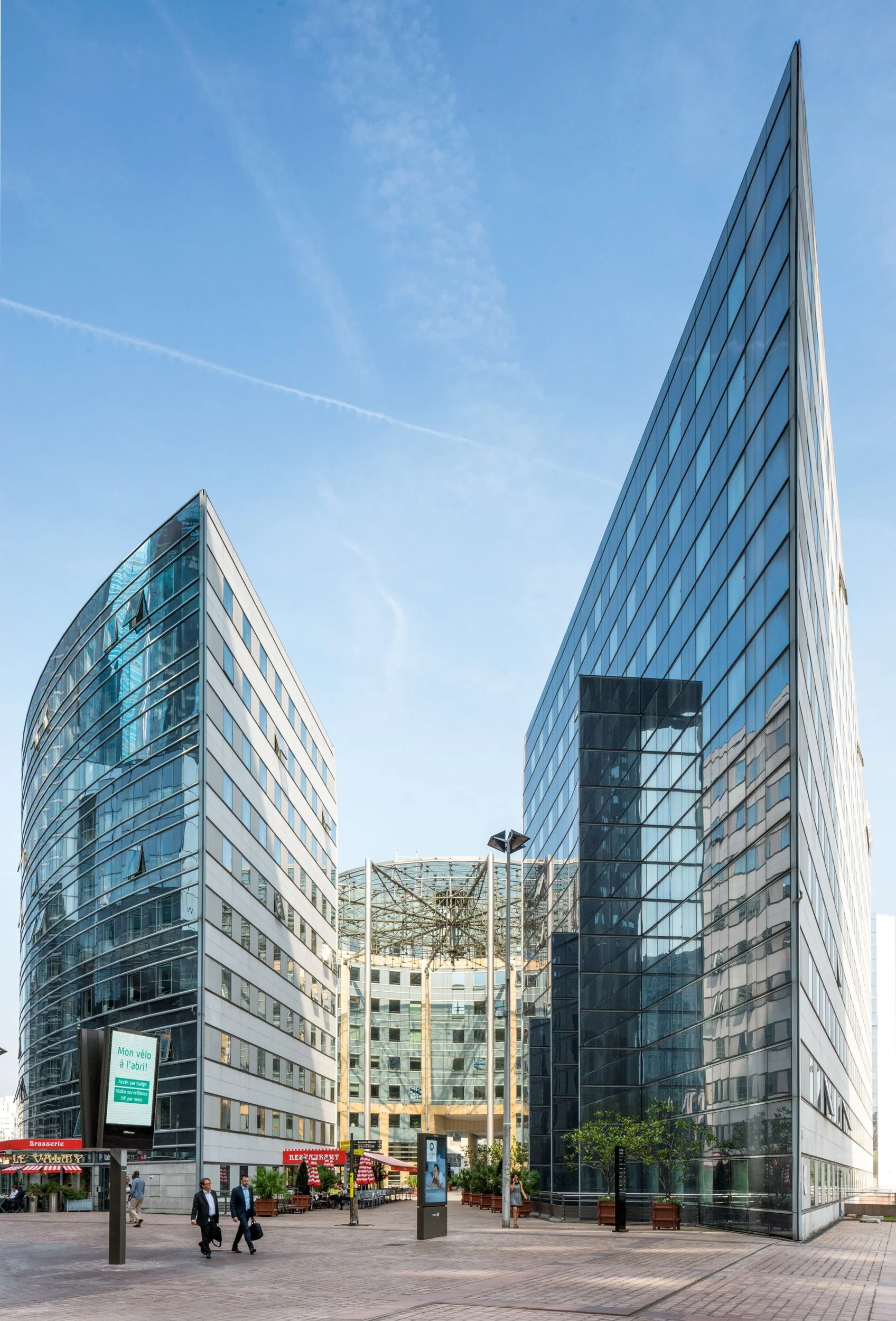 la-defense-business-district-paris-architectural-photography-130.jpg