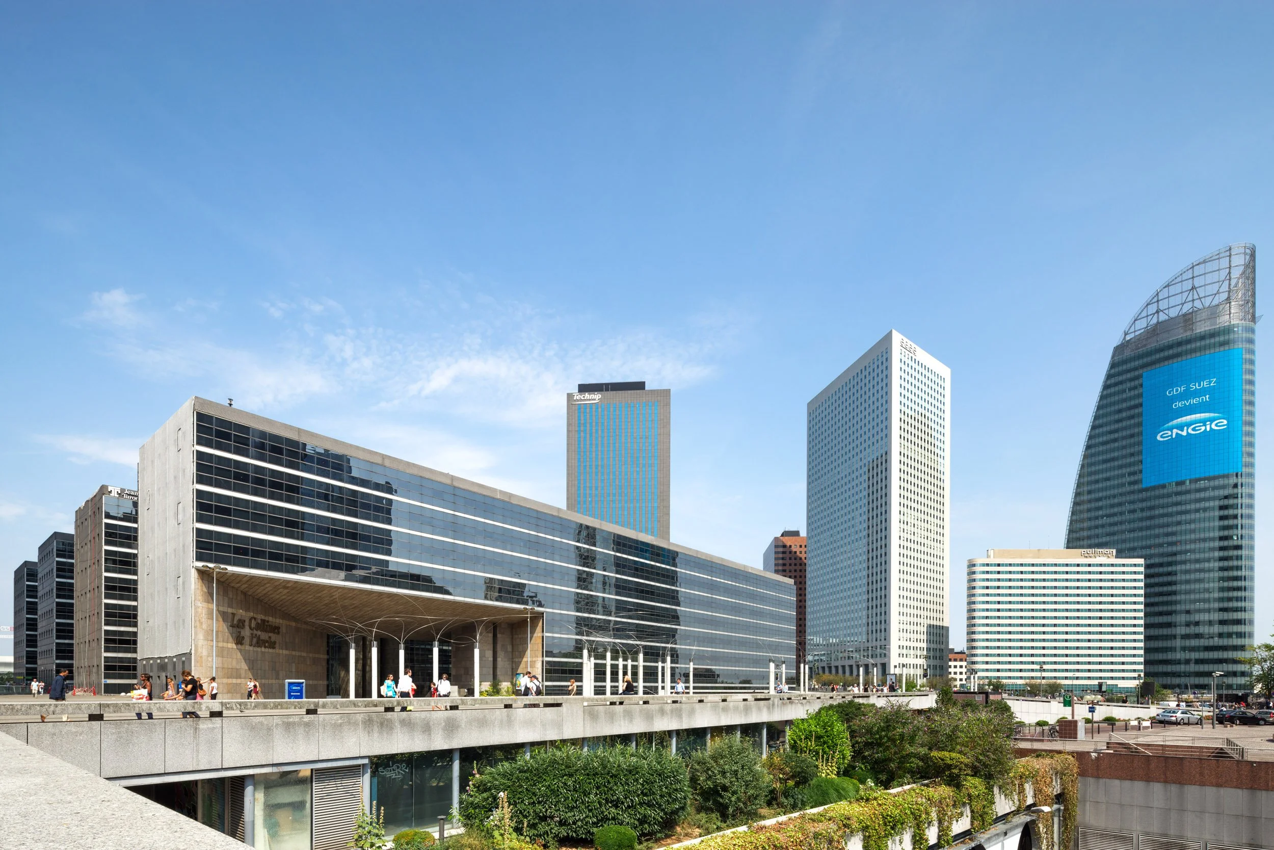 la-defense-business-district-paris-architectural-photography-137.jpg