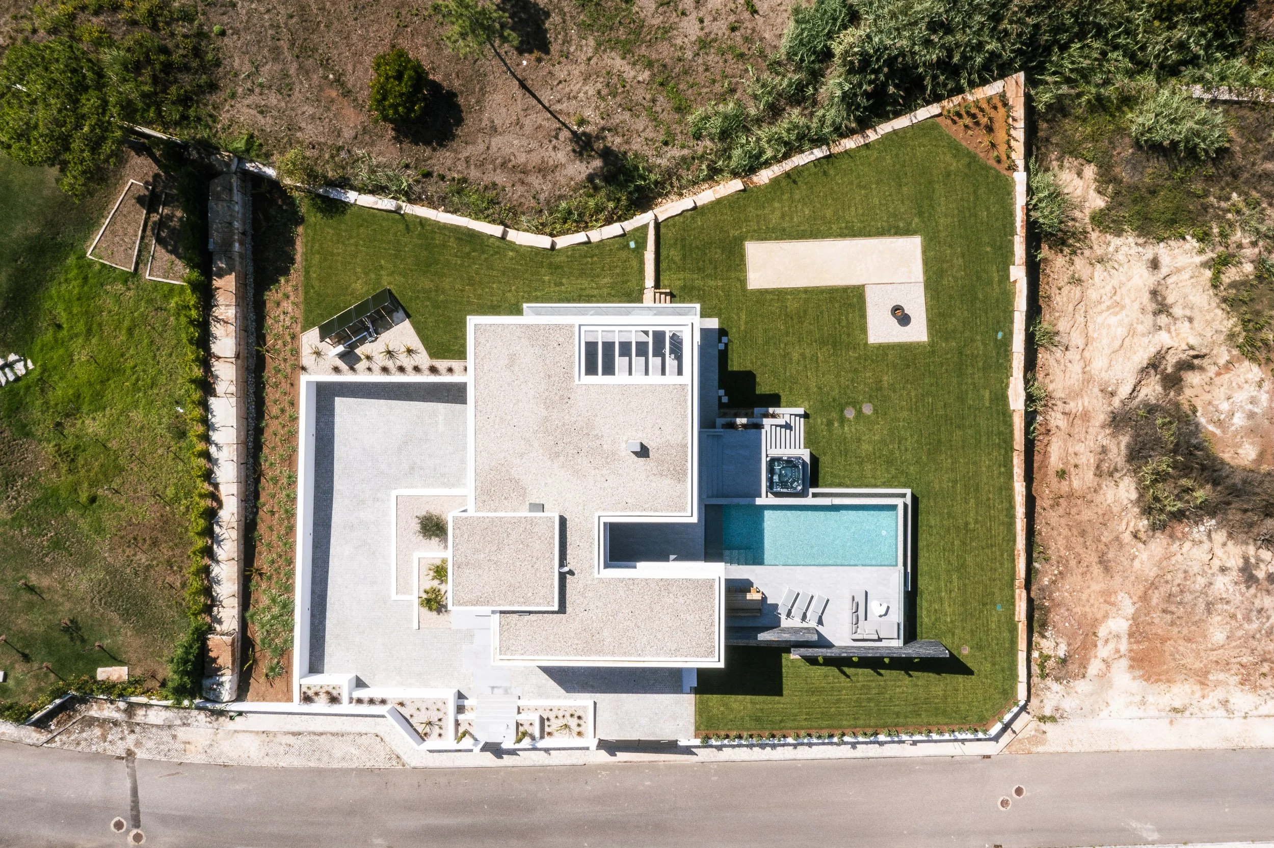 foz-do-arelho-contemporary-private-residence-portugal-aerial-photography071.jpg