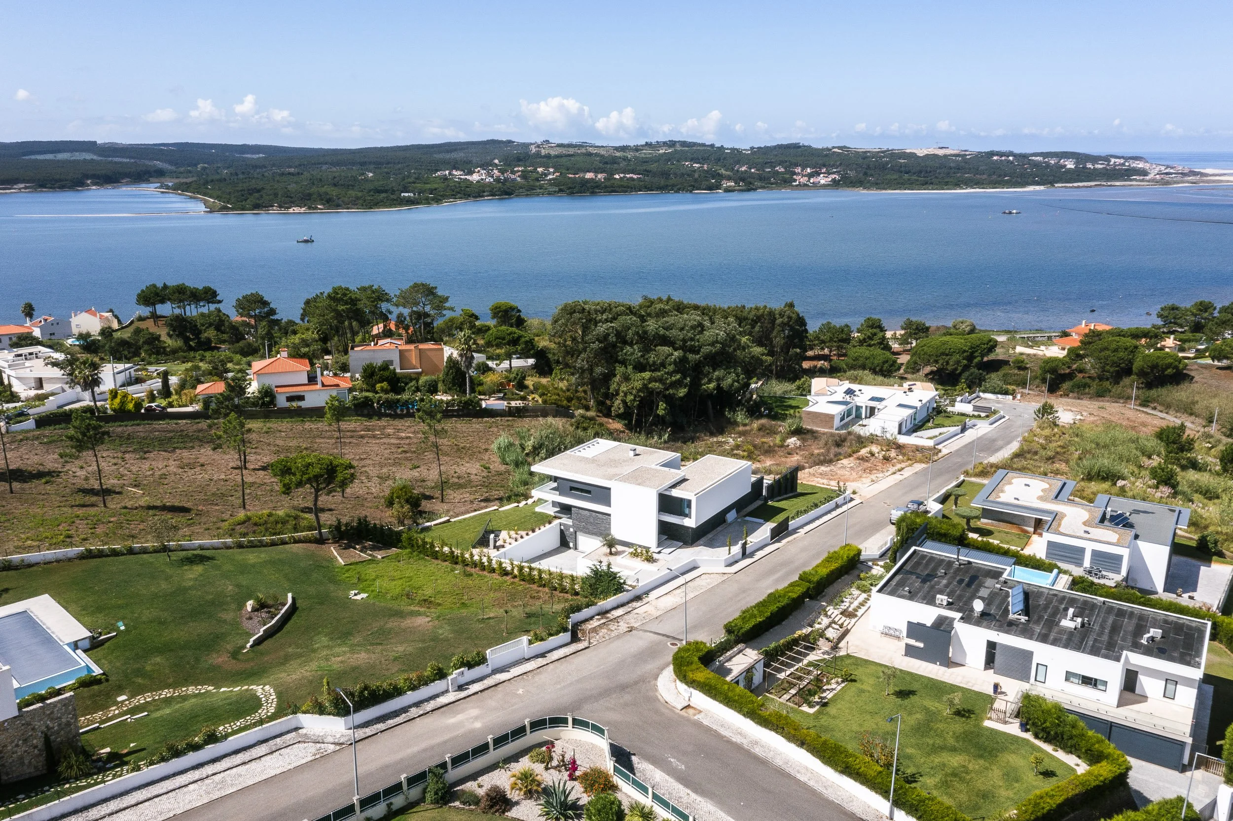 foz-do-arelho-contemporary-private-residence-portugal-aerial-photography075.jpg