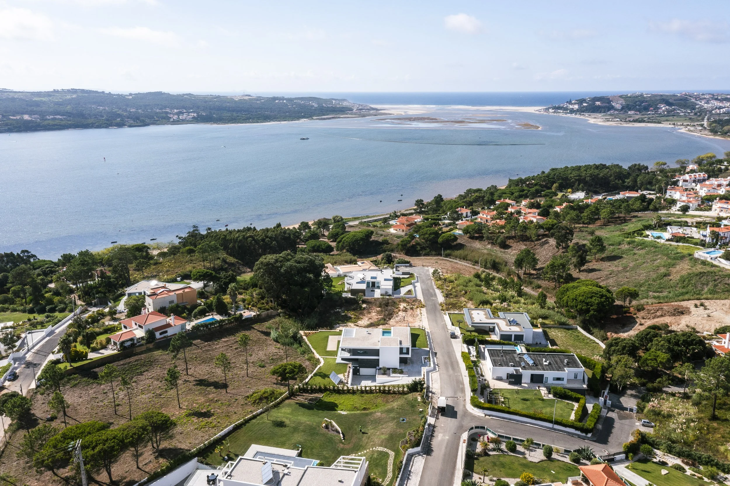 foz-do-arelho-contemporary-private-residence-portugal-aerial-photography111.jpg