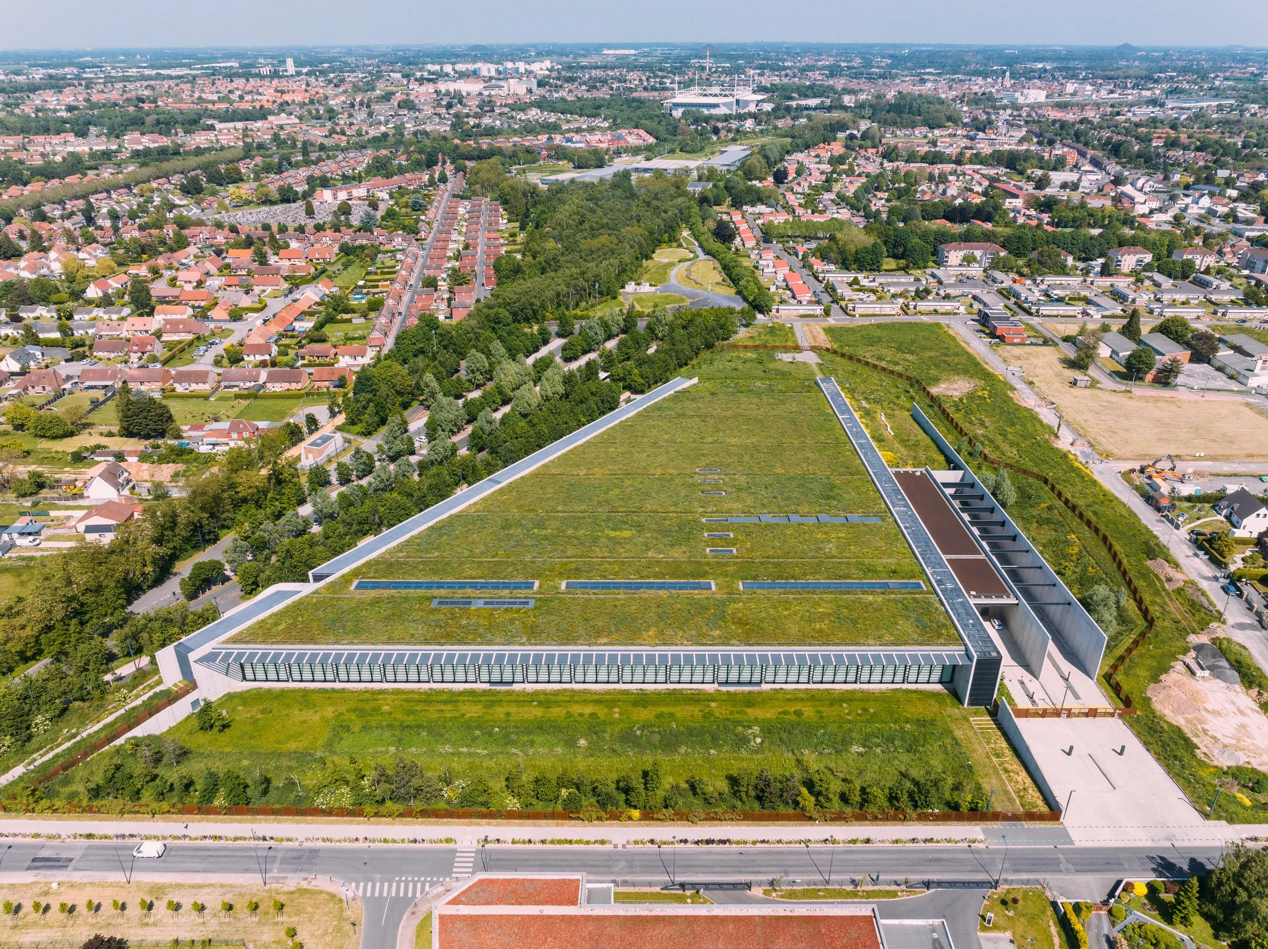 centre-de-conservation-du-louvre-lievin-rshp-vues-aeriennes-campagne-026.jpg