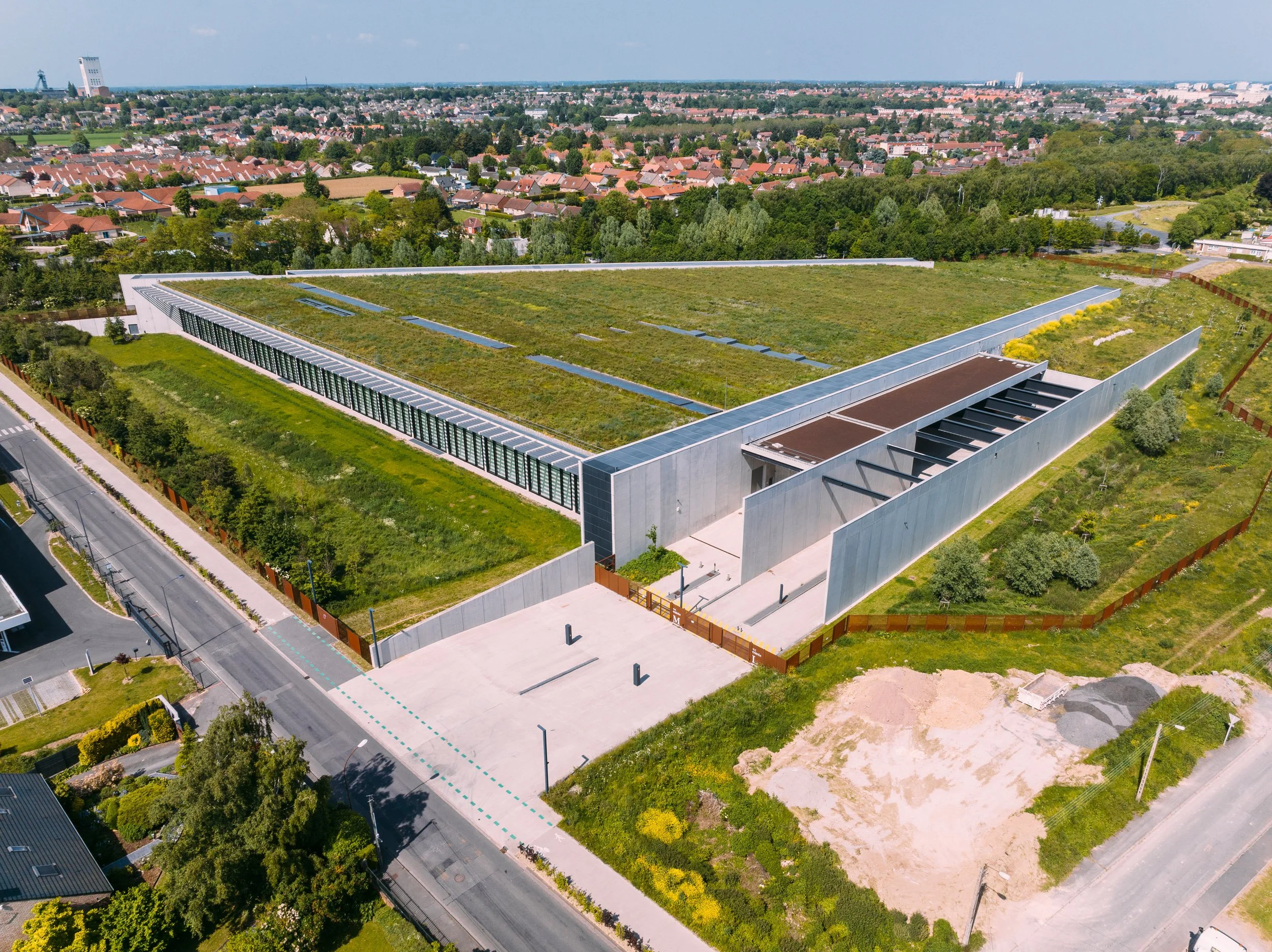 centre-de-conservation-du-louvre-lievin-rshp-vues-aeriennes-campagne-063.jpg