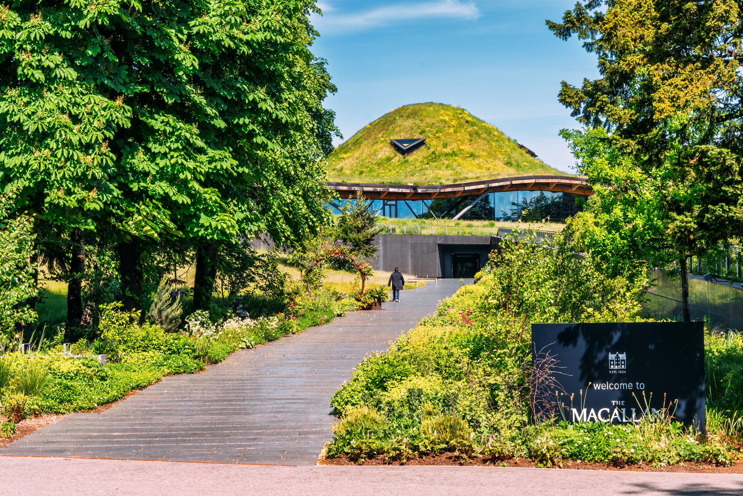 macallan-distillery-rshp-exterior-landscape-010.jpg