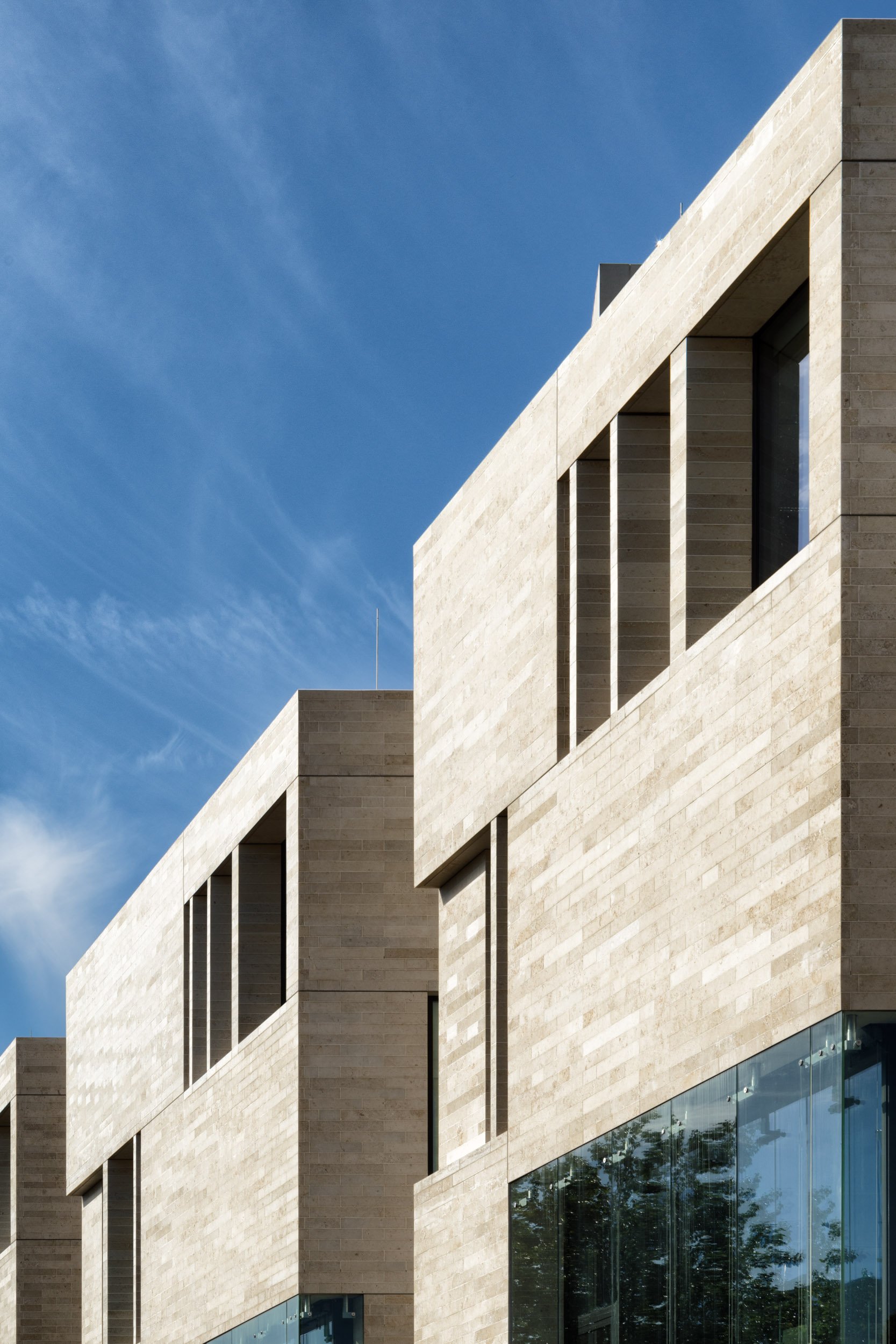 university-of-greenwich-library-academic-building-london-exterior-20.jpg