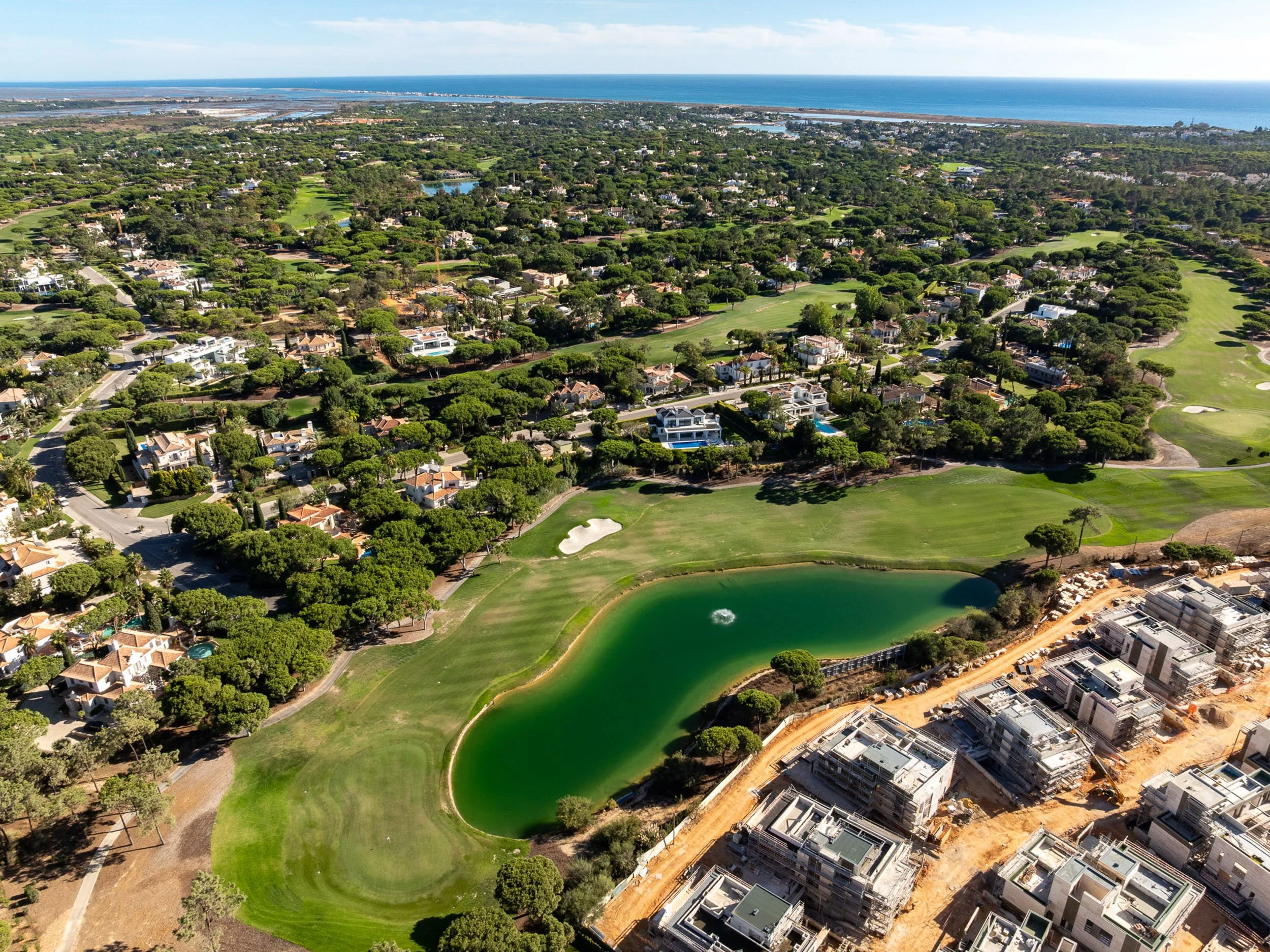 quinta-do-lago-algarve-portugal-luxury-residential-golf-resort-aerial-01.jpg