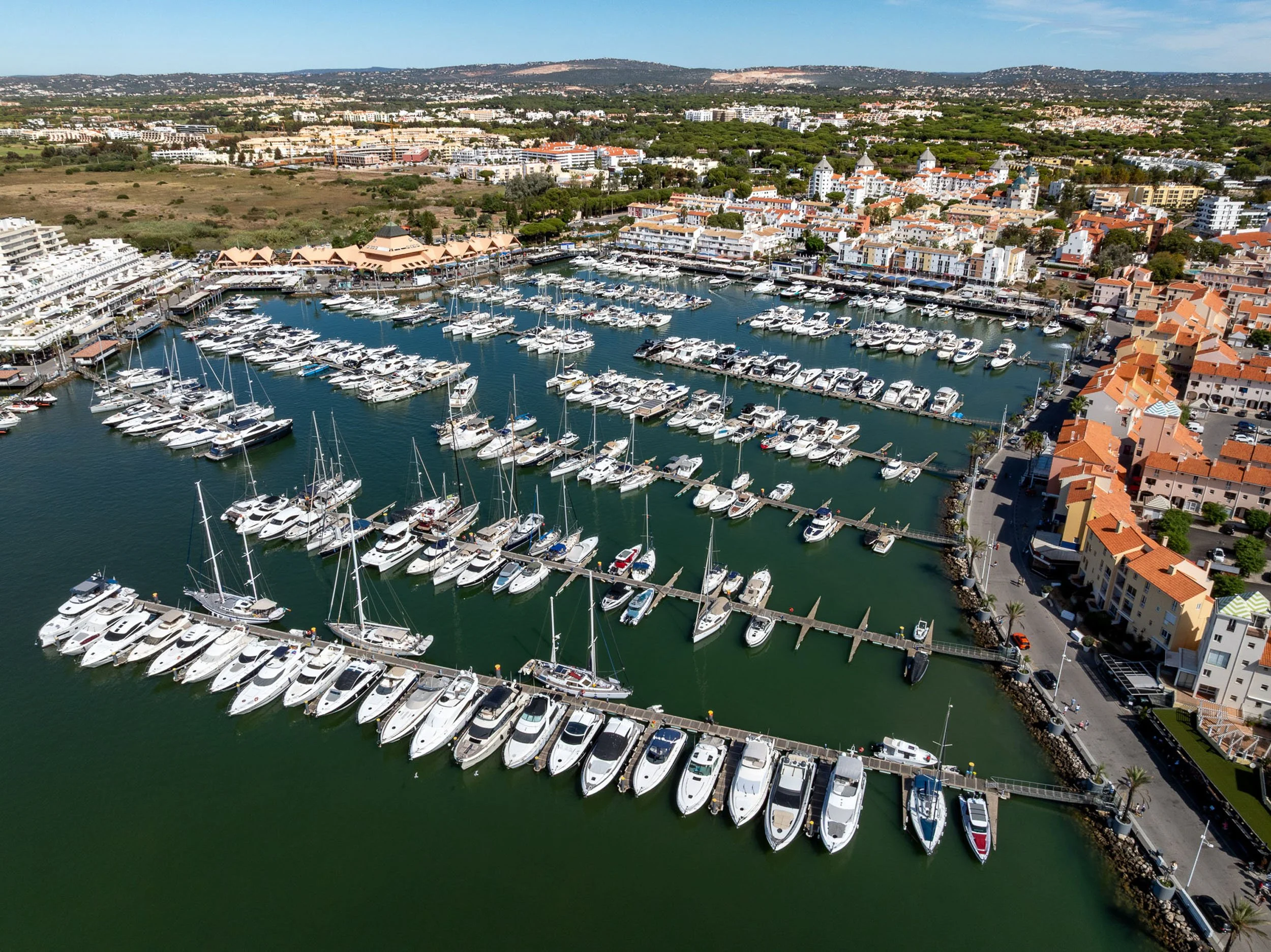vilamoura-algarve-portugal-luxury-resort-marina-golf-aerial-02.jpg